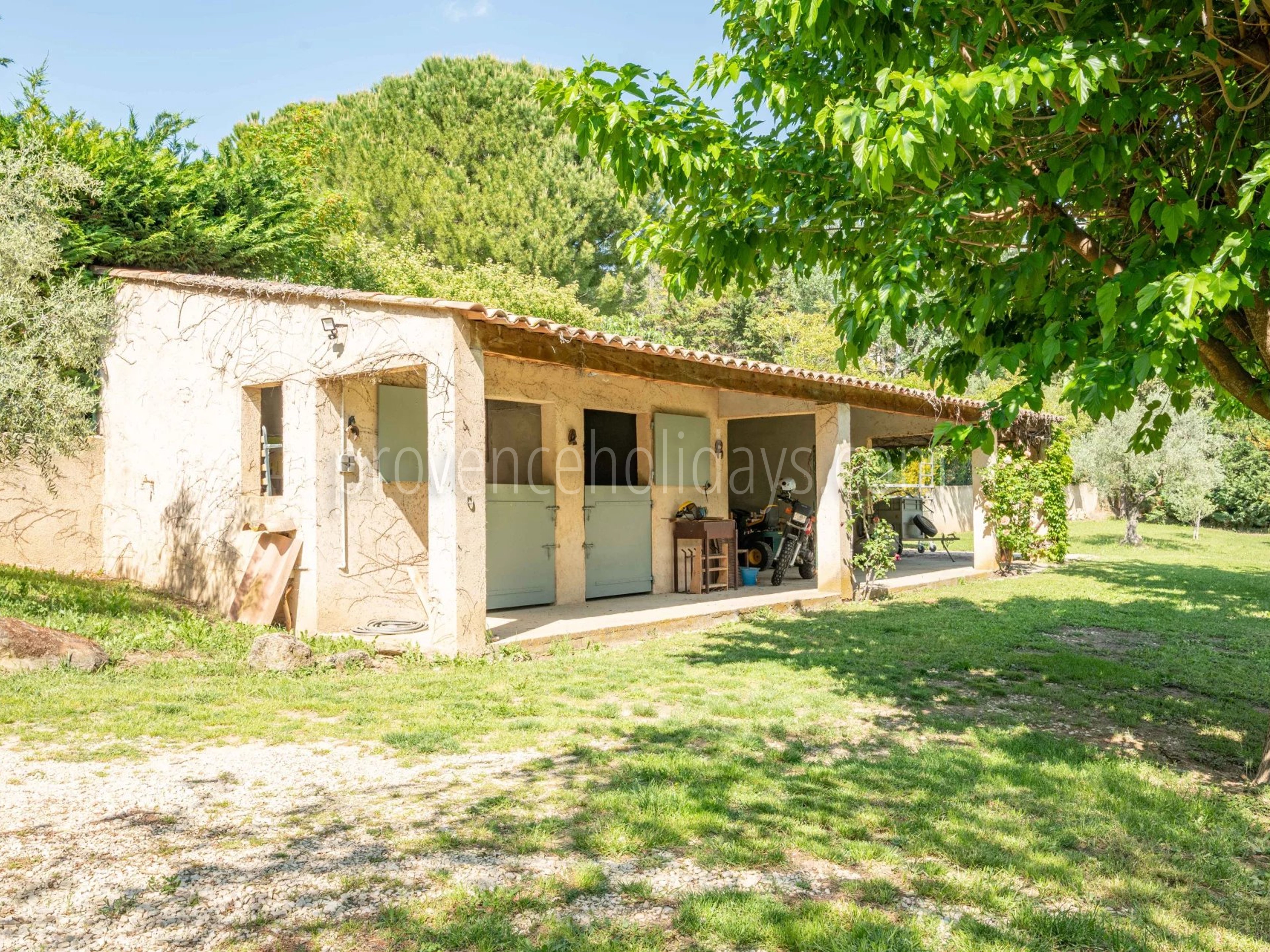 14 - Provençal mas in Ansouis: Villa: Exterior