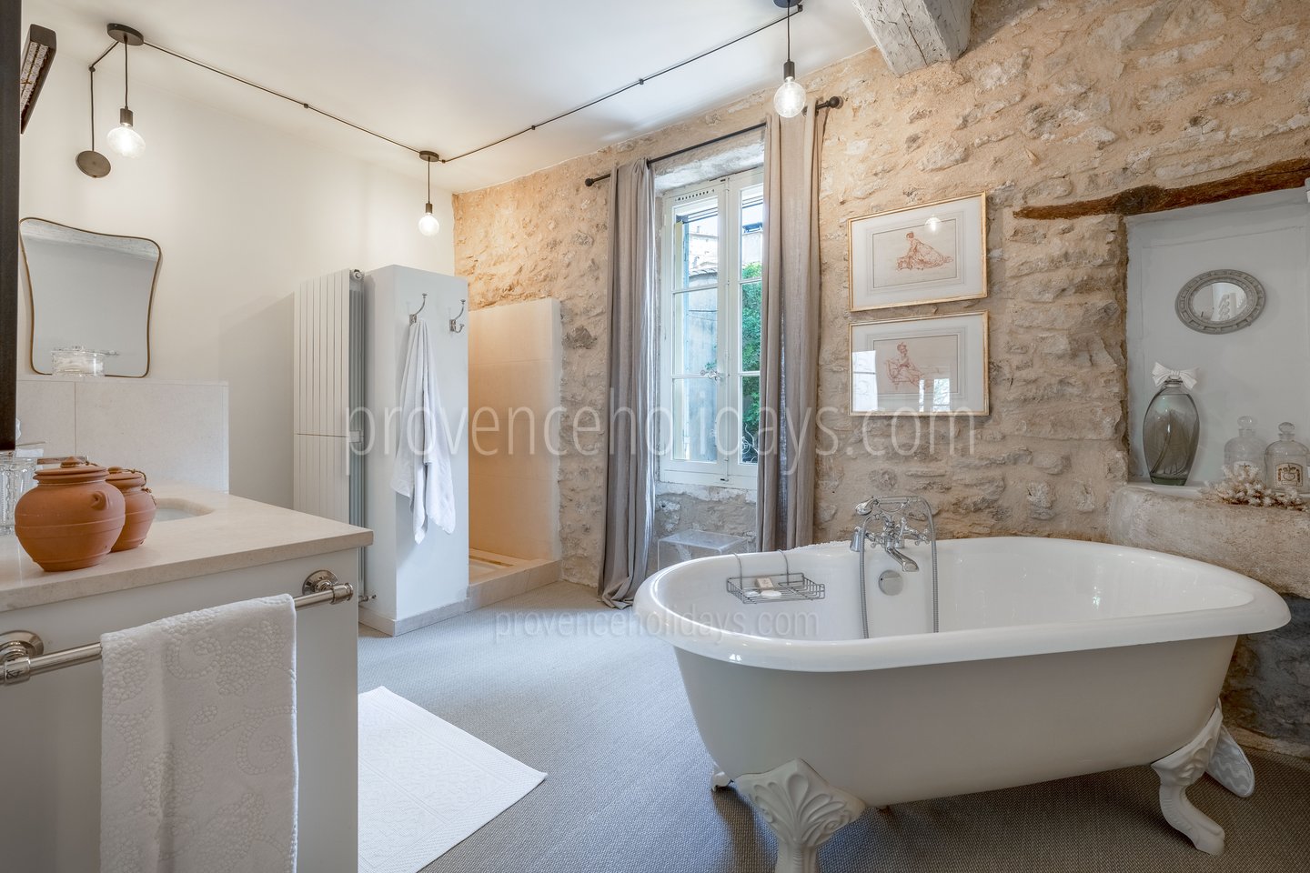 40 - L\'Écrin de Lagnes: Villa: Bathroom