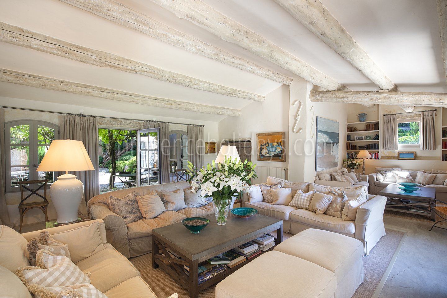 30 - Mas Goult: Villa: Interior