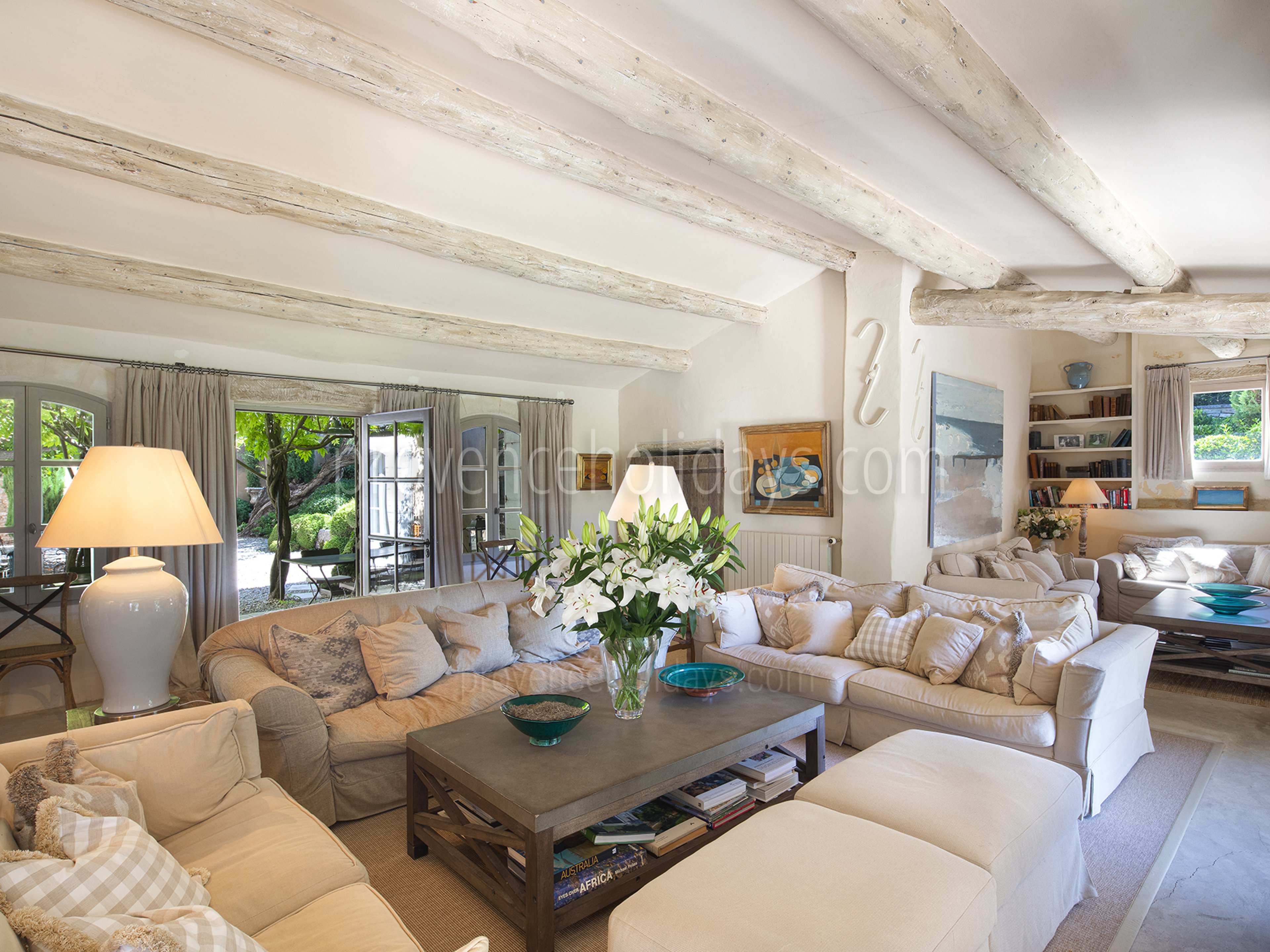 30 - Mas Goult: Villa: Interior