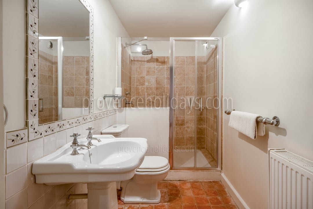 56 - Le Mas de Bonnieux: Villa: Bathroom