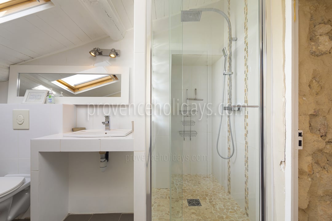 29 - La Garrigue: Villa: Bathroom
