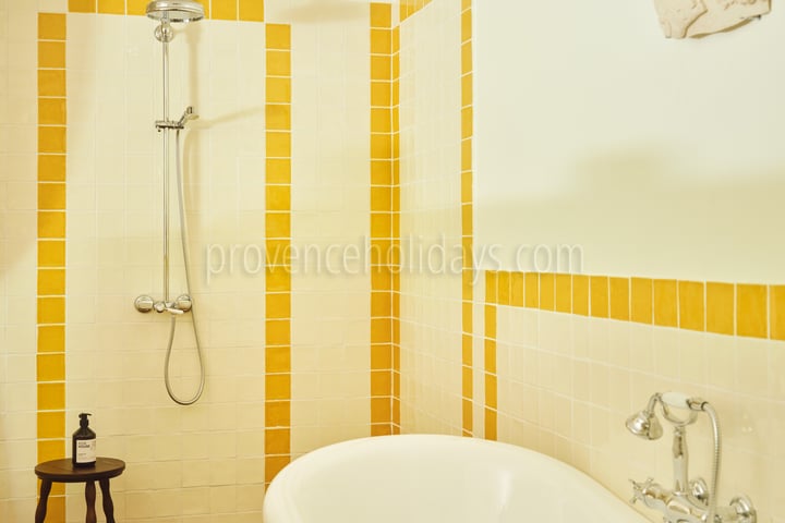 23 - La Mosaïque d\'Eygalières: Villa: Bathroom