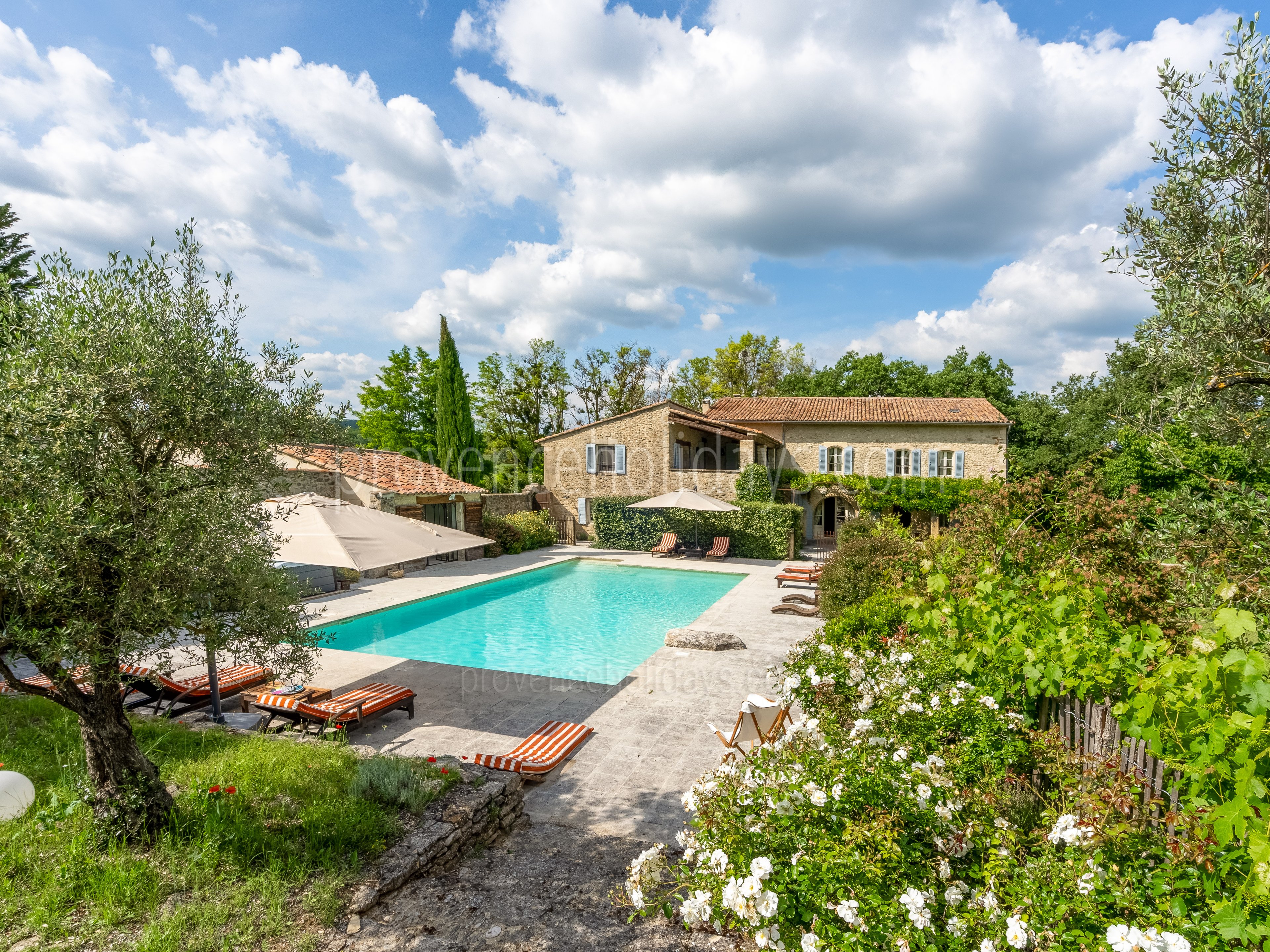 26 - La Bastide Neuve: Villa: Pool