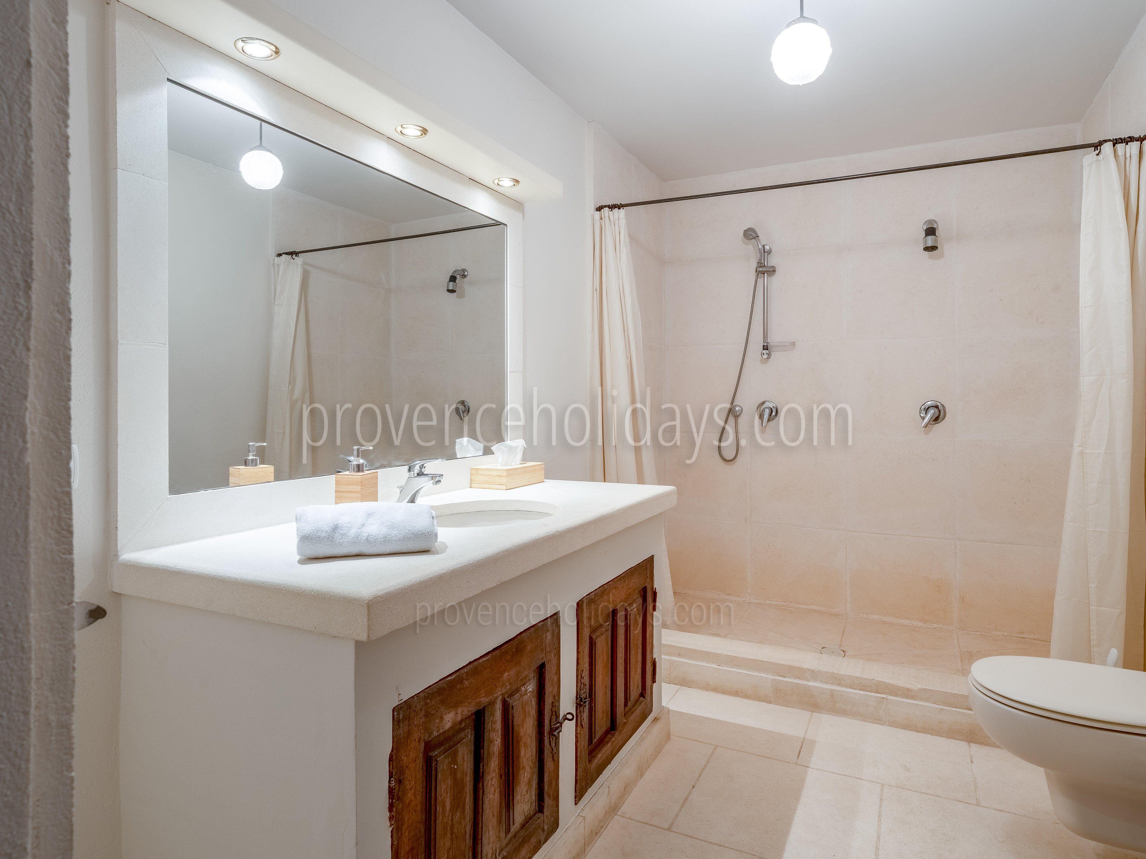 52 - Le Mas de Goult (24): Villa: Bathroom