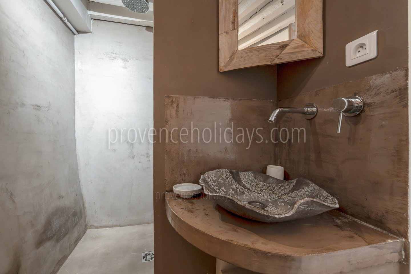 30 - Le Mas de Cabrières: Villa: Bathroom