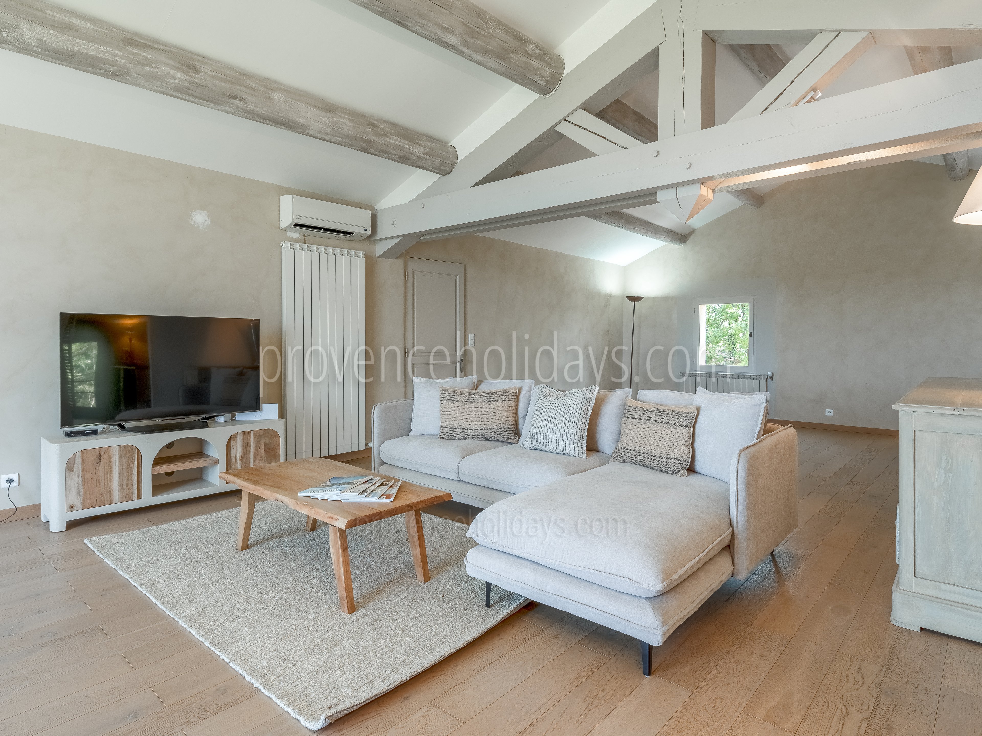 3 - La Maison des Ocres: Villa: Interior