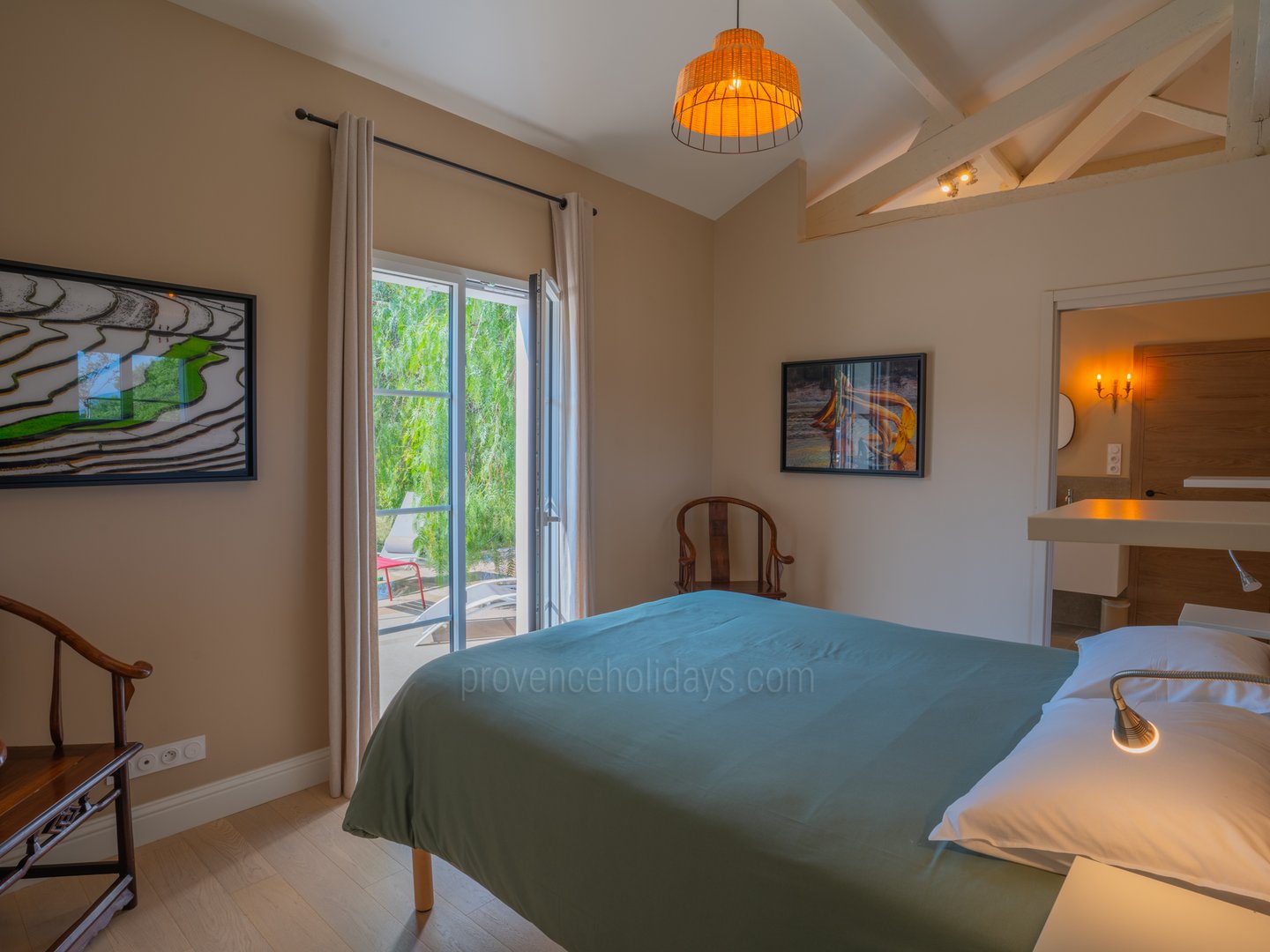 18 - Bastidon: Villa: Bedroom