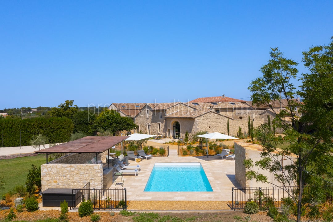 9 - Mas de la Lône: Villa: Exterior