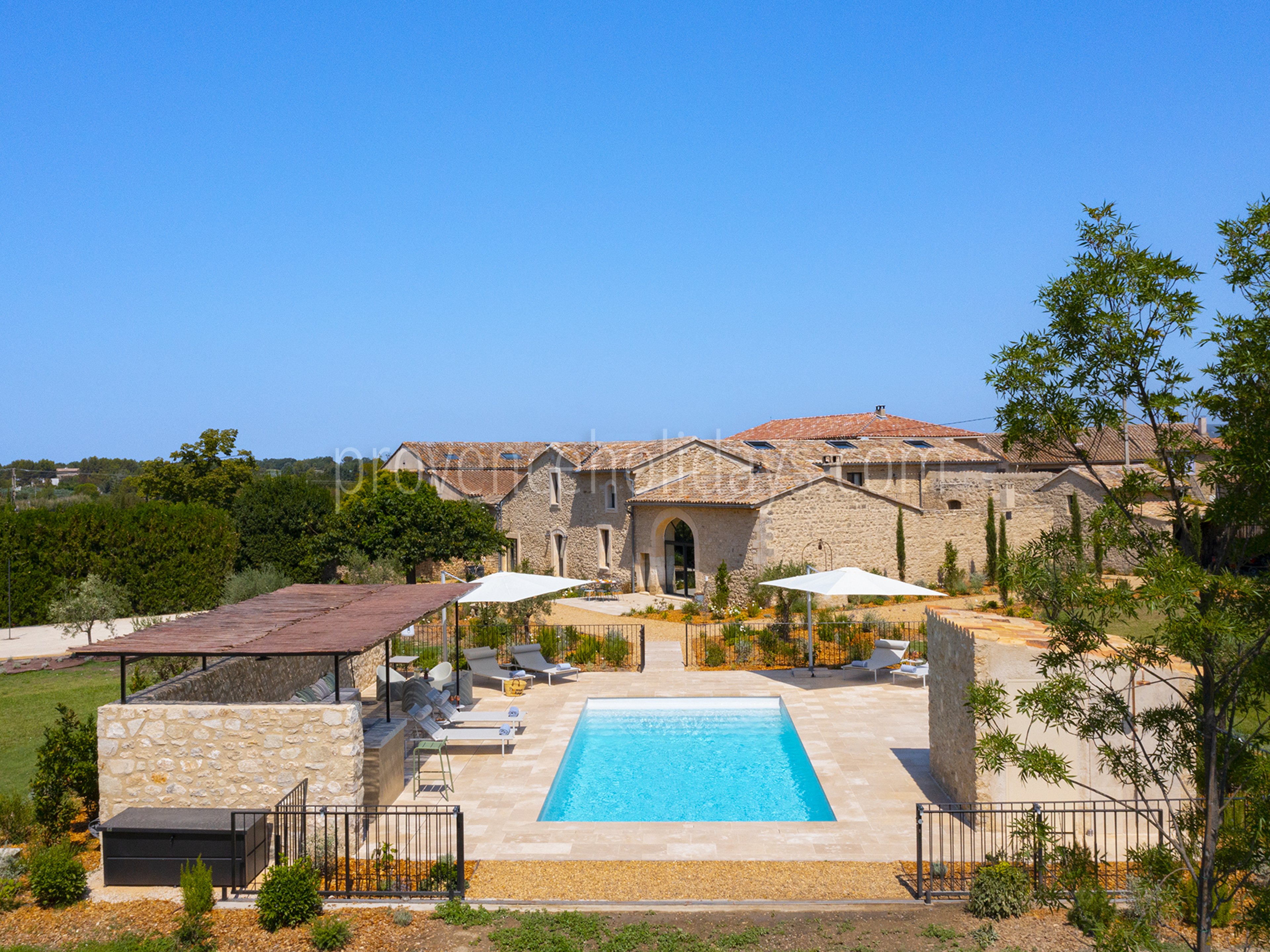 9 - Mas de la Lône: Villa: Exterior