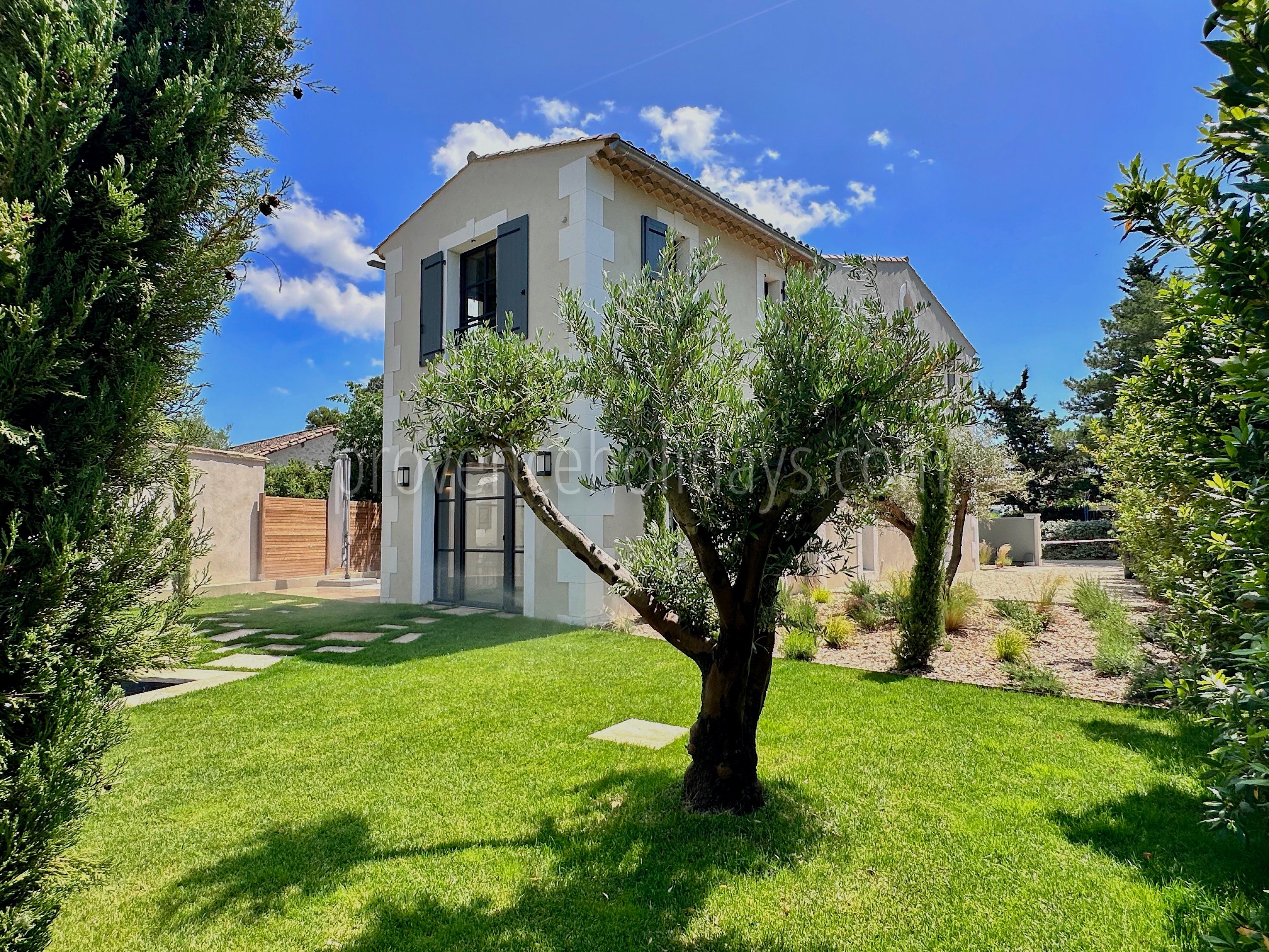 -2 - Villa Oumai: Villa: Exterior