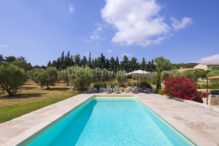Mas provençal rénové avec piscine à Maussane