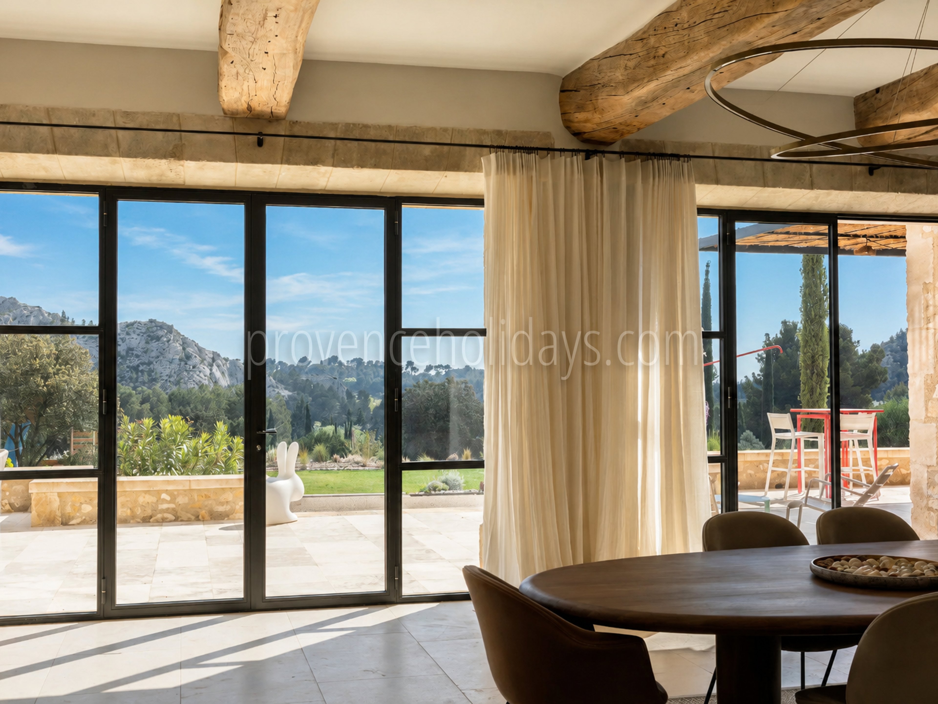 69 - Le Loup des Alpilles: Villa: Interior
