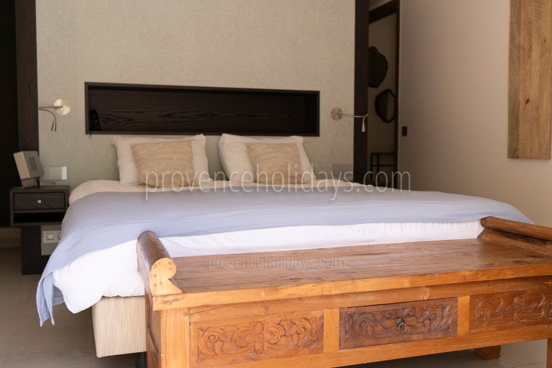 6 - Villa les Lauriers: Villa: Bedroom