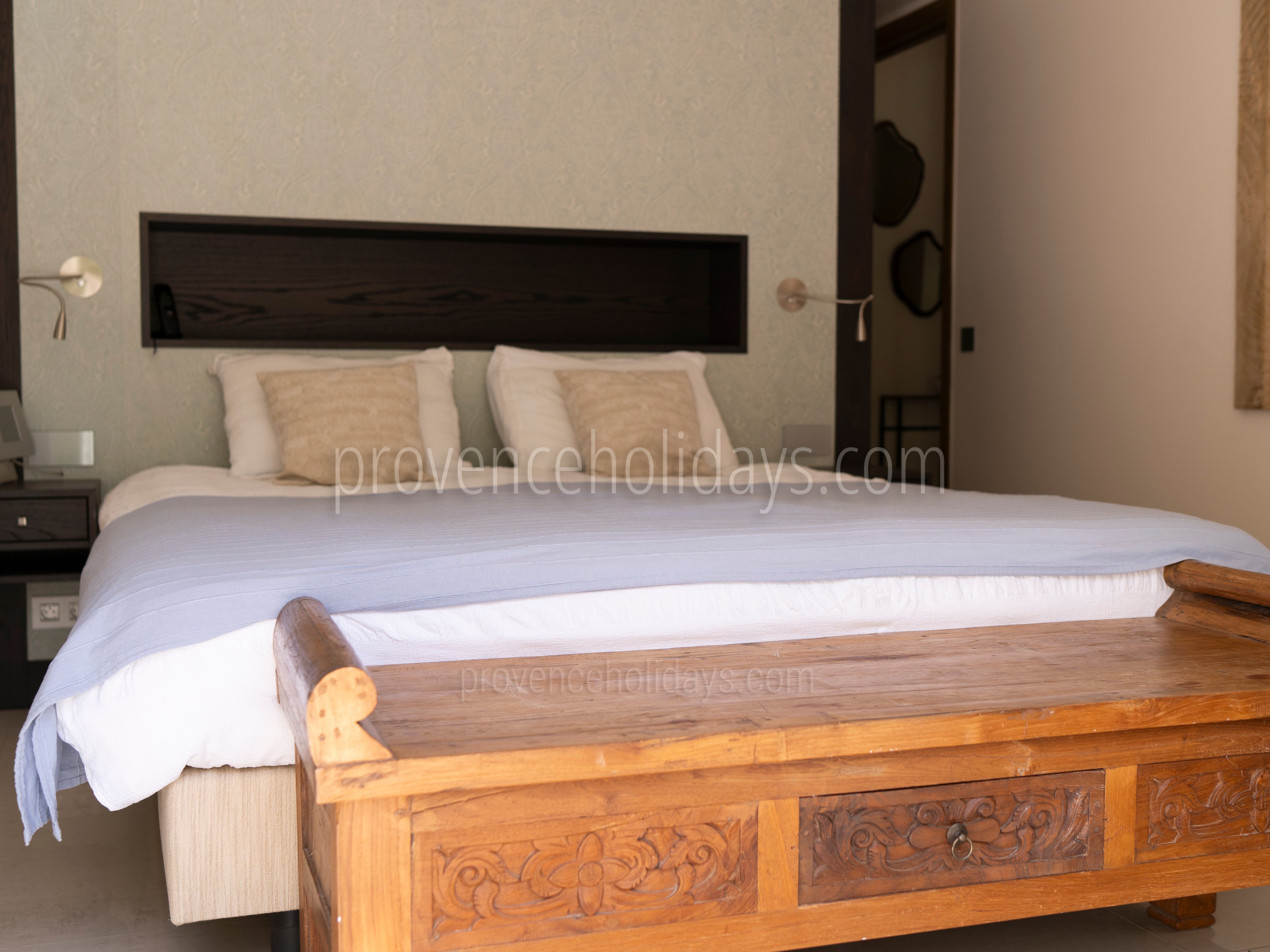 6 - Villa les Lauriers: Villa: Bedroom