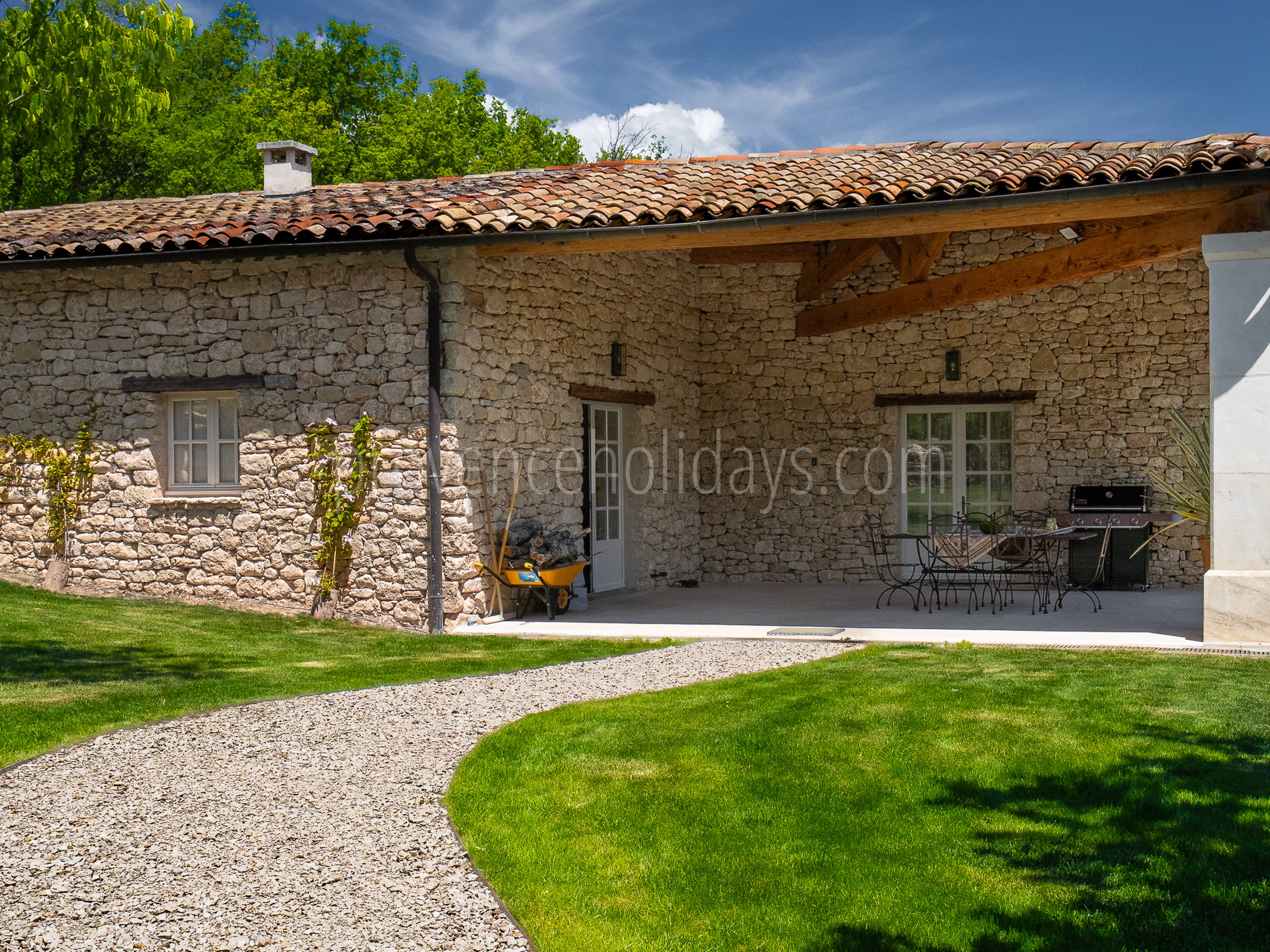 158 - Domaine des cascades: Villa: Exterior