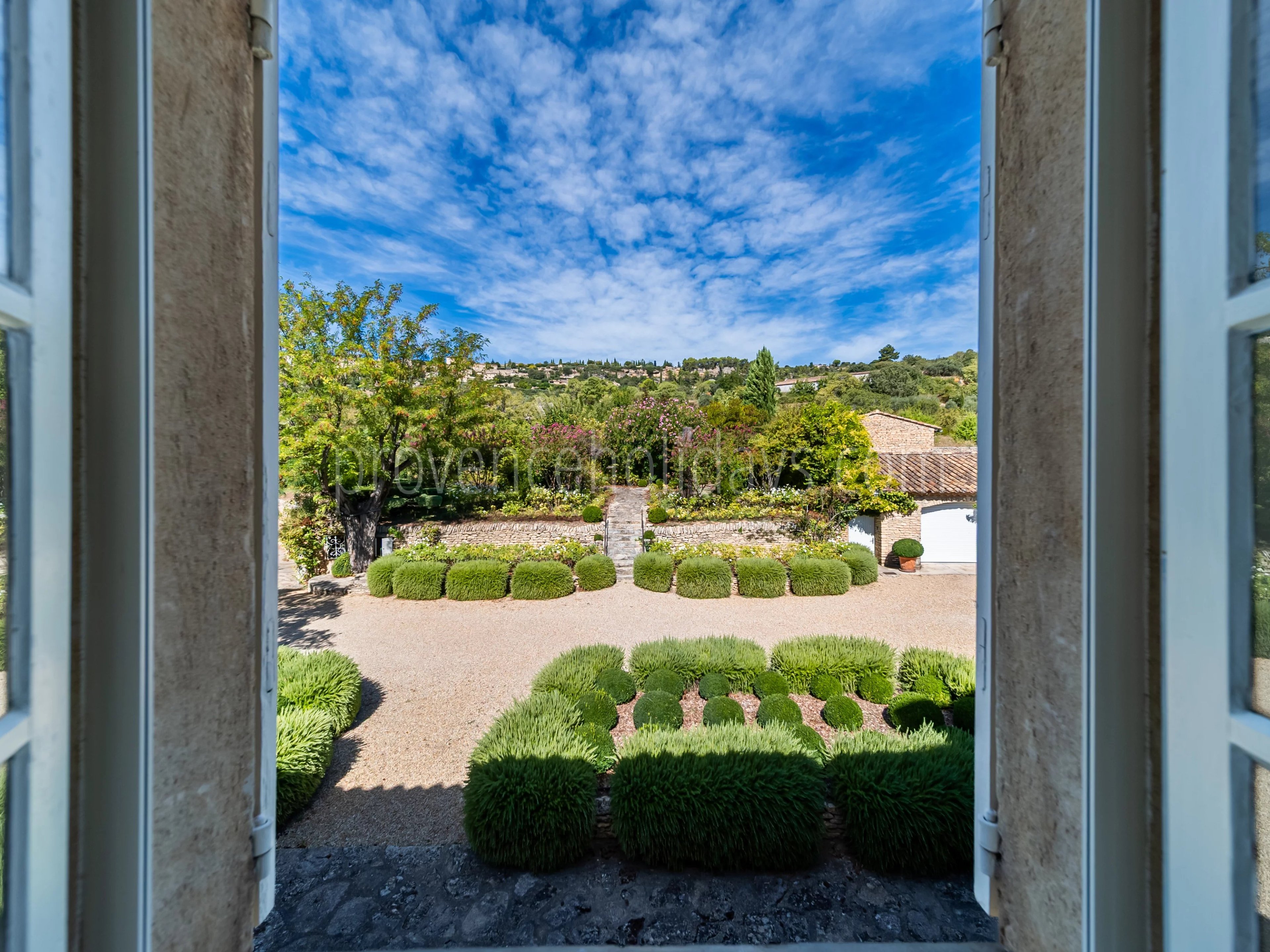 13 - Character mas in Gordes: Villa: Exterior