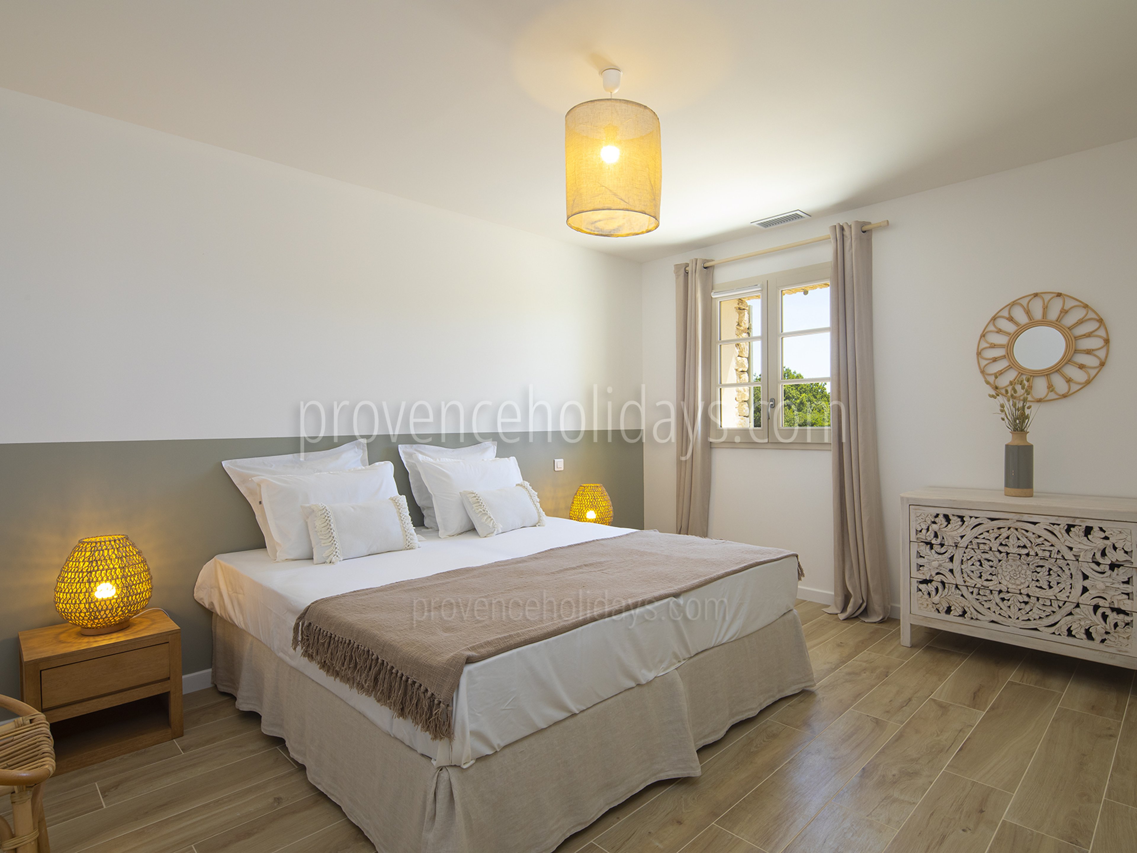 10 - Mas de Fontblanche: Villa: Bedroom