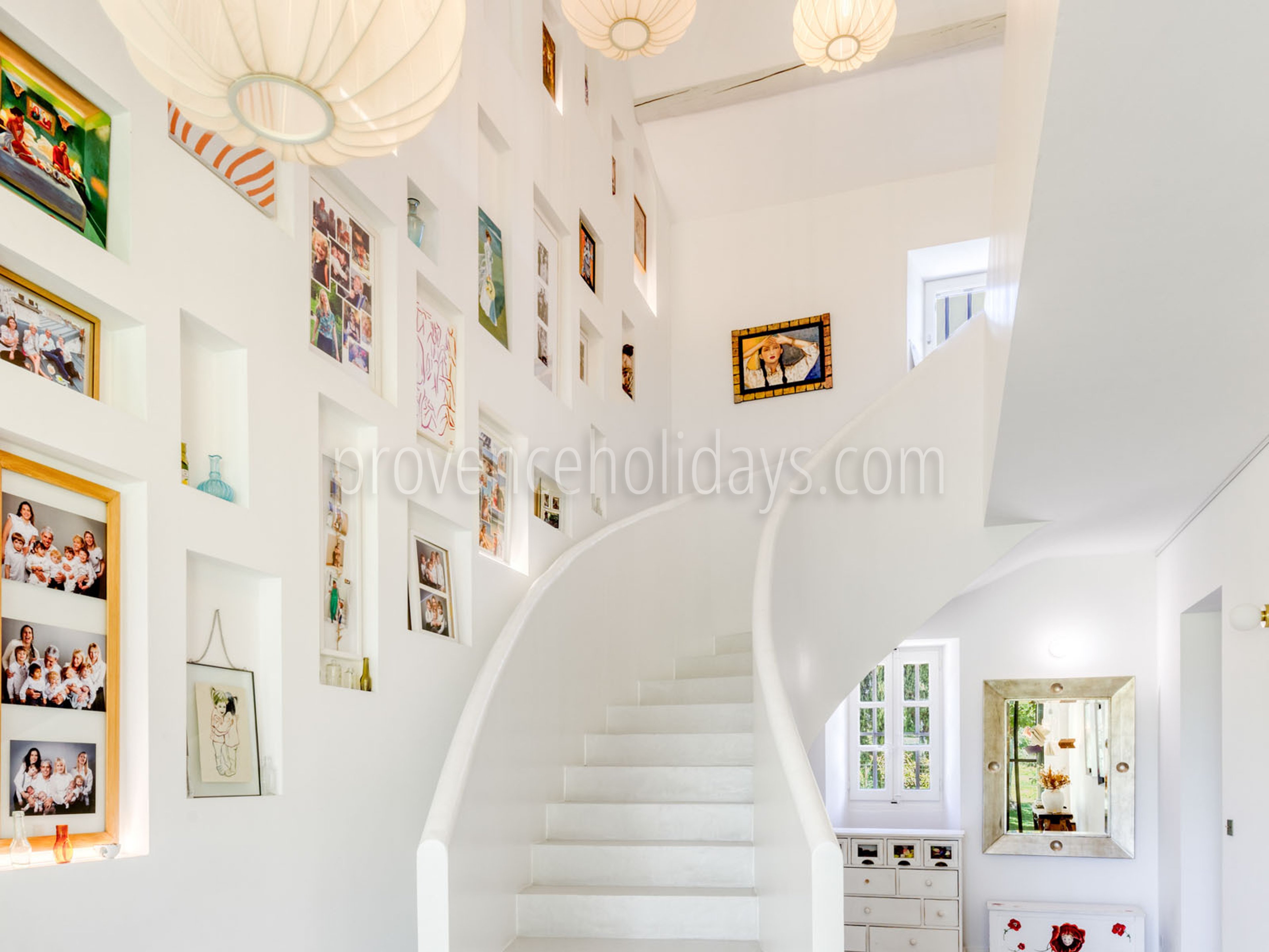 11 - Mas Province: Villa: Interior