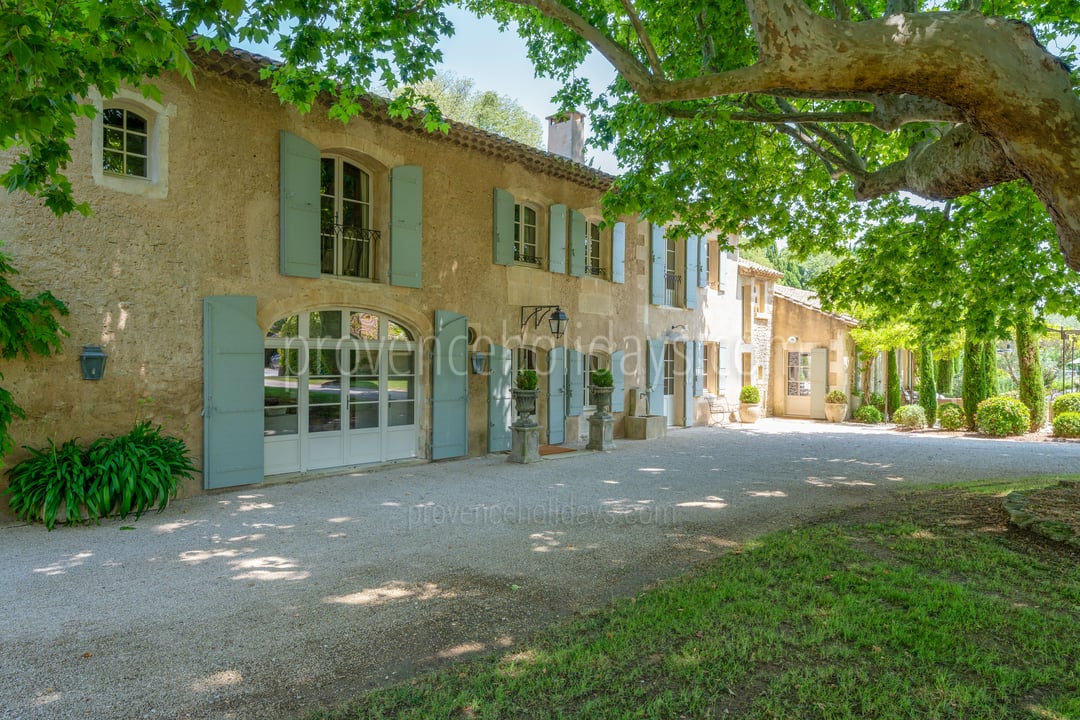 35 - Mas des Chênes Verts: Villa: Exterior