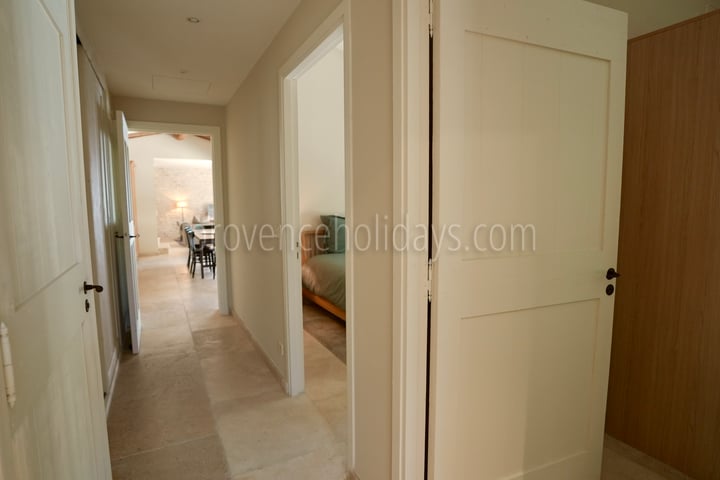 50 - La Saint-Rémoise: Villa: Interior