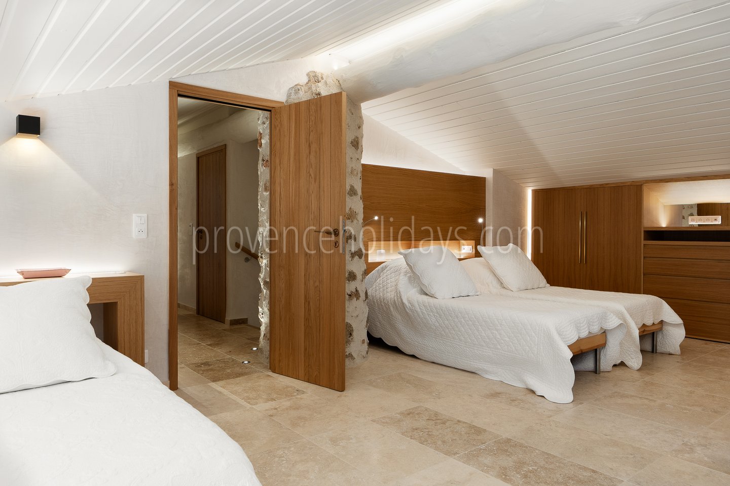 22 - Domaine Three Lakes: Villa: Bedroom