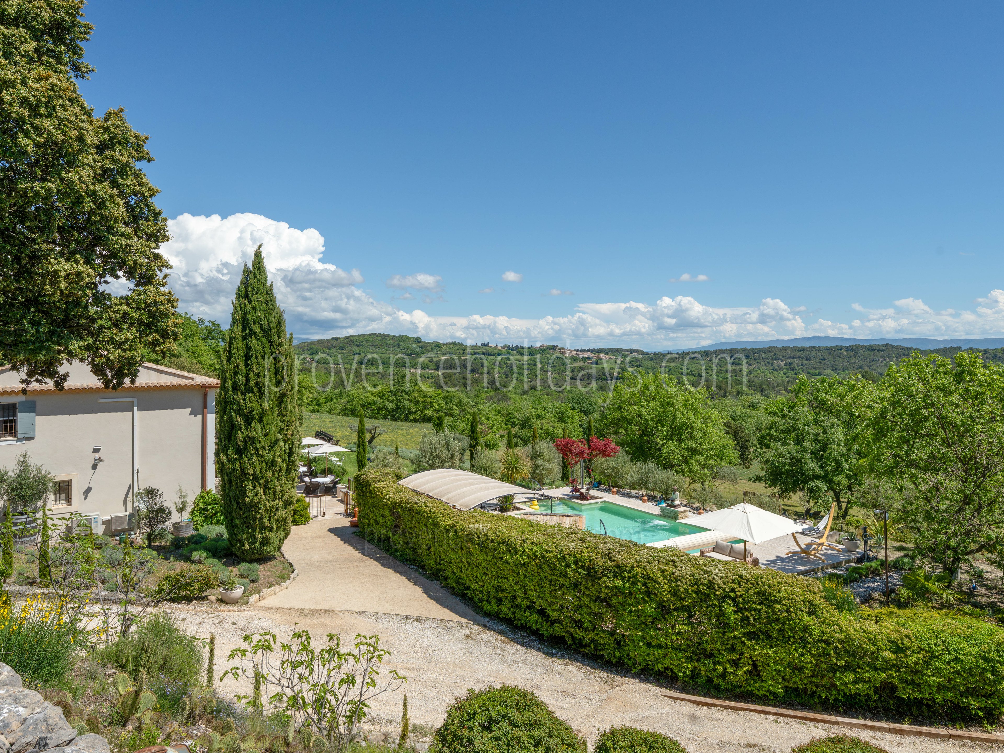 27 - Bastide des Chênes: Villa: Exterior