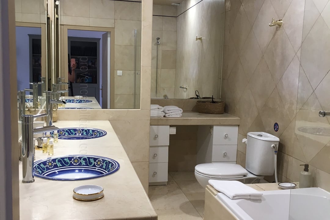 81 - Cloître Jean Roux: Villa: Bathroom