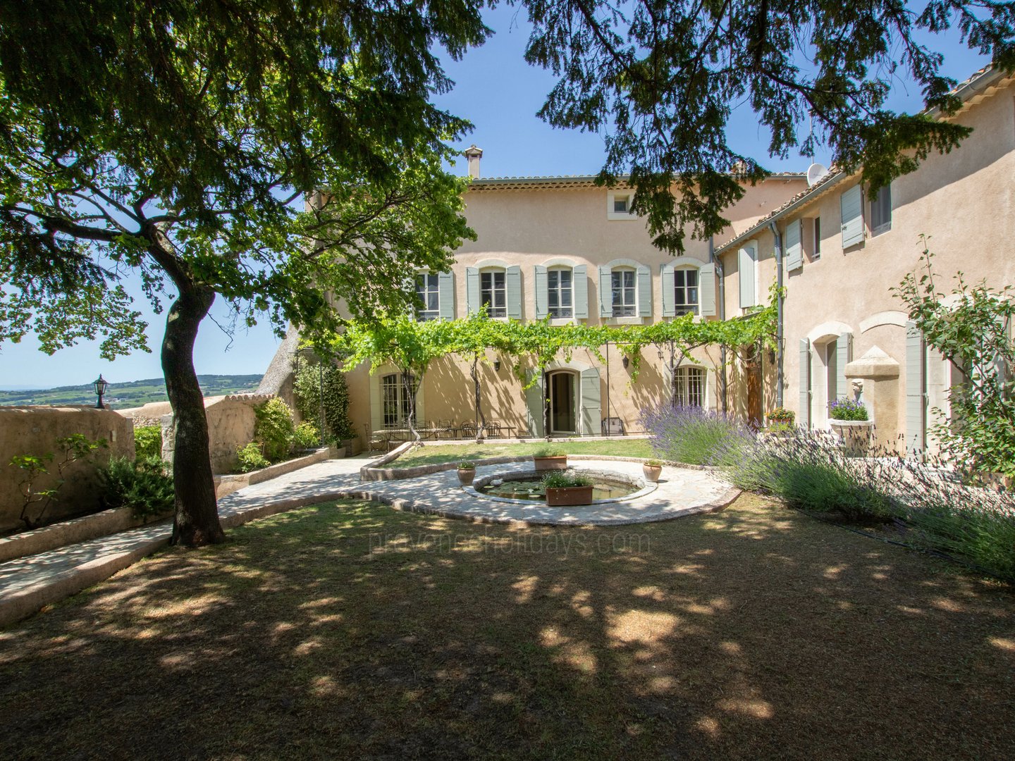 4 - Château des Templiers: Villa: Exterior