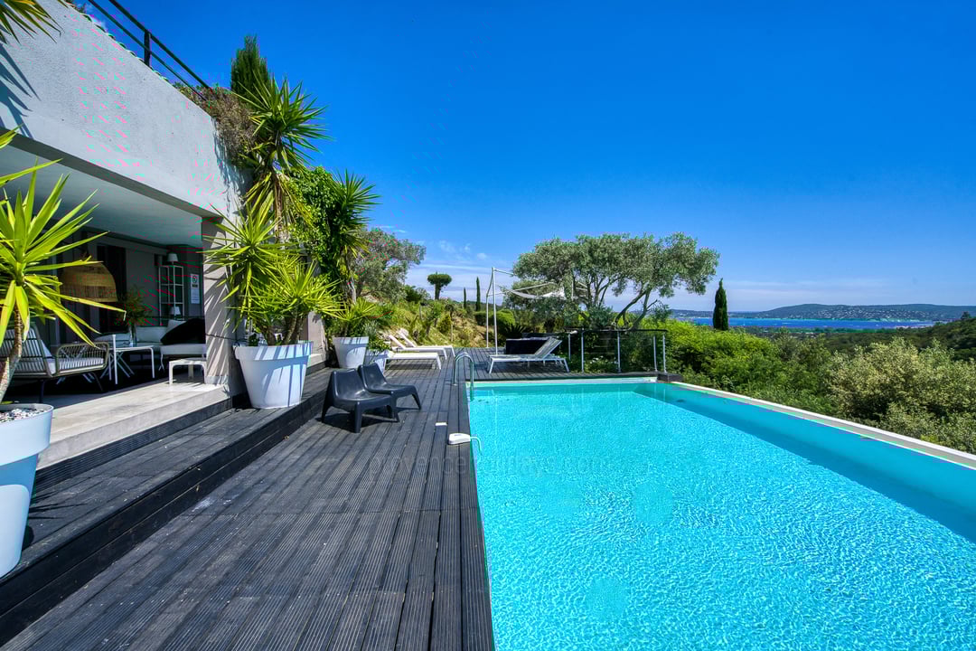 8 - Mistral Serene: Villa: Pool