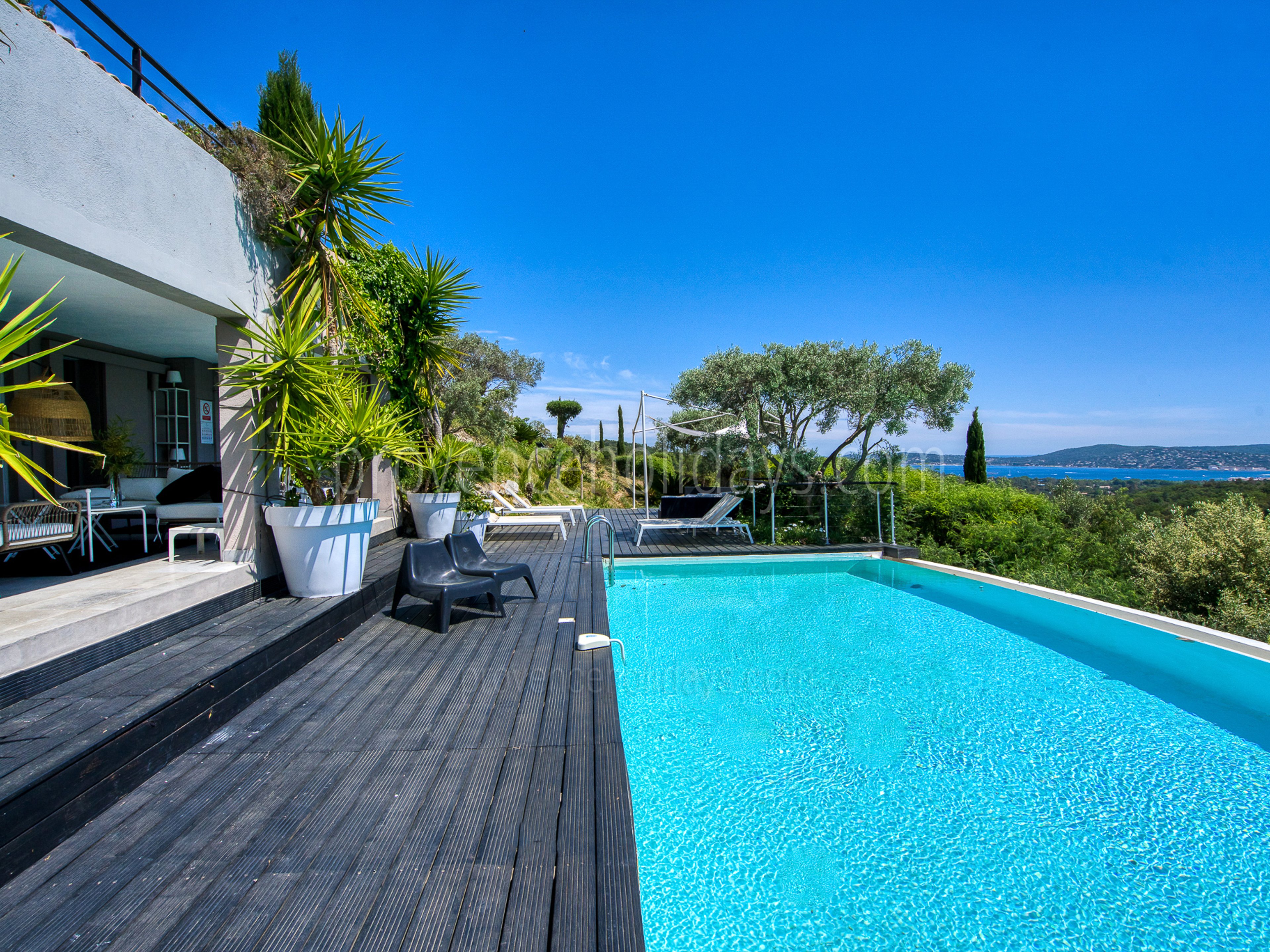 8 - Mistral Serene: Villa: Pool