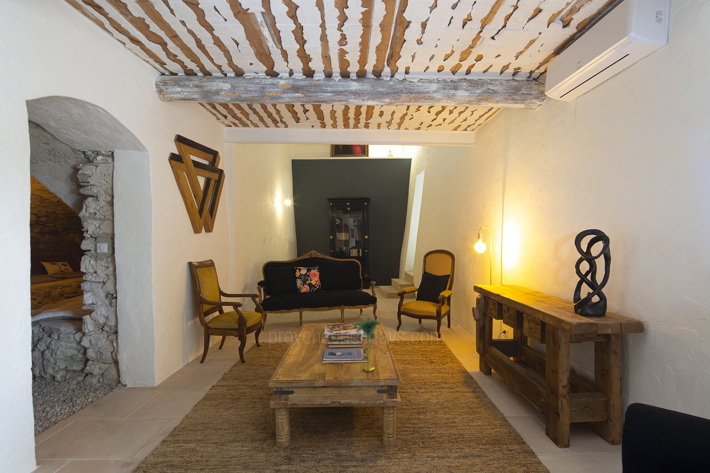 17 - Maison des Siècles: Villa: Interior