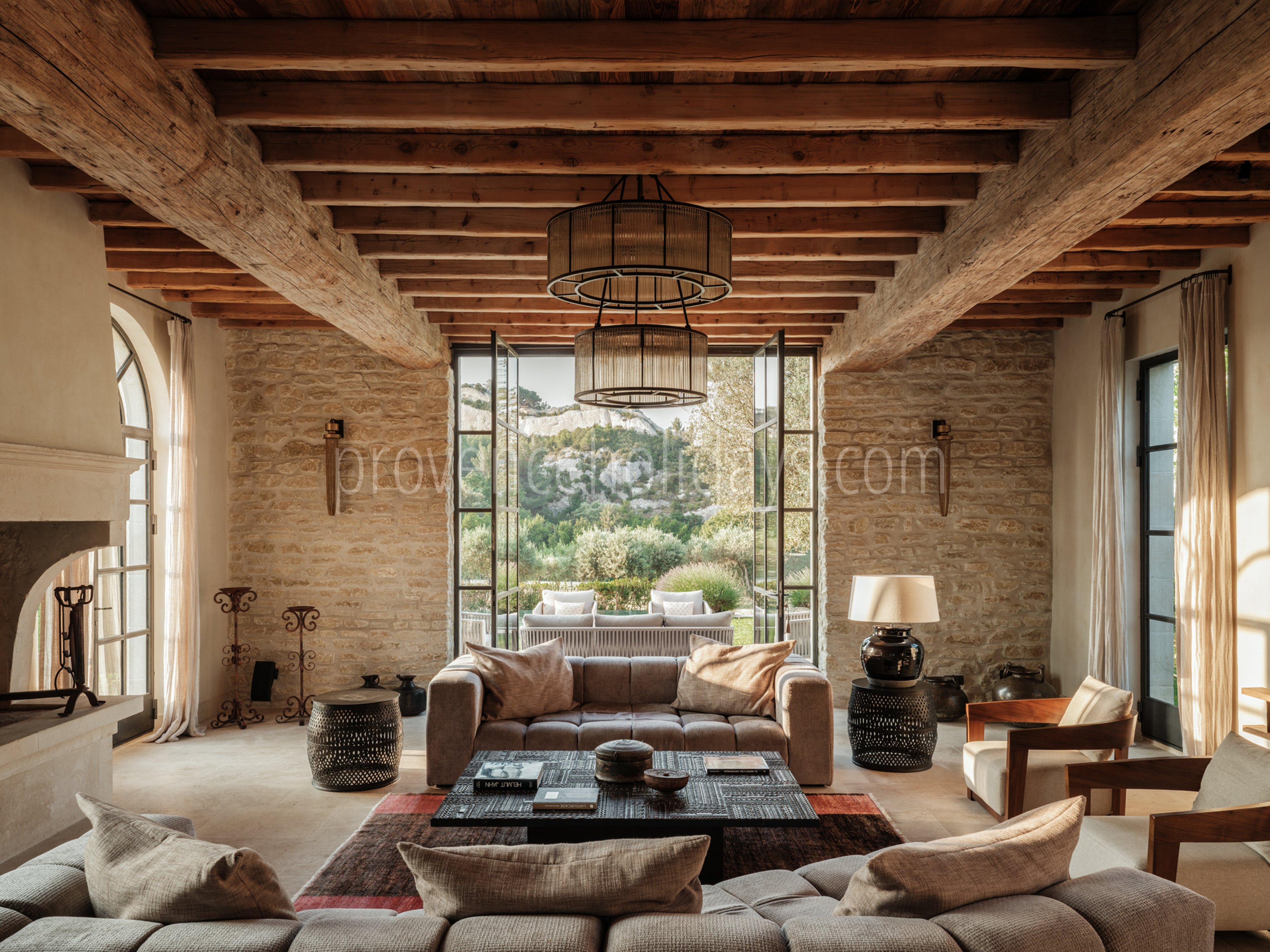 37 - La Bastide de Maussane: Villa: Interior