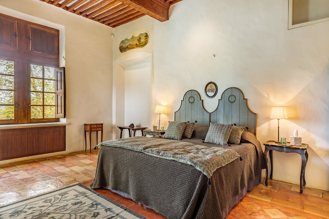 79 - Château de Luberon: Villa: Bedroom