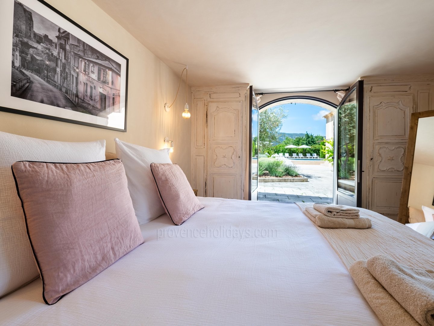 67 - Bastide Gergouven: Villa: Bedroom 1