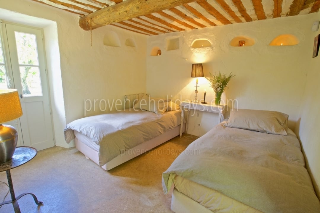 45 - Mas des Lavandes: Villa: Bedroom