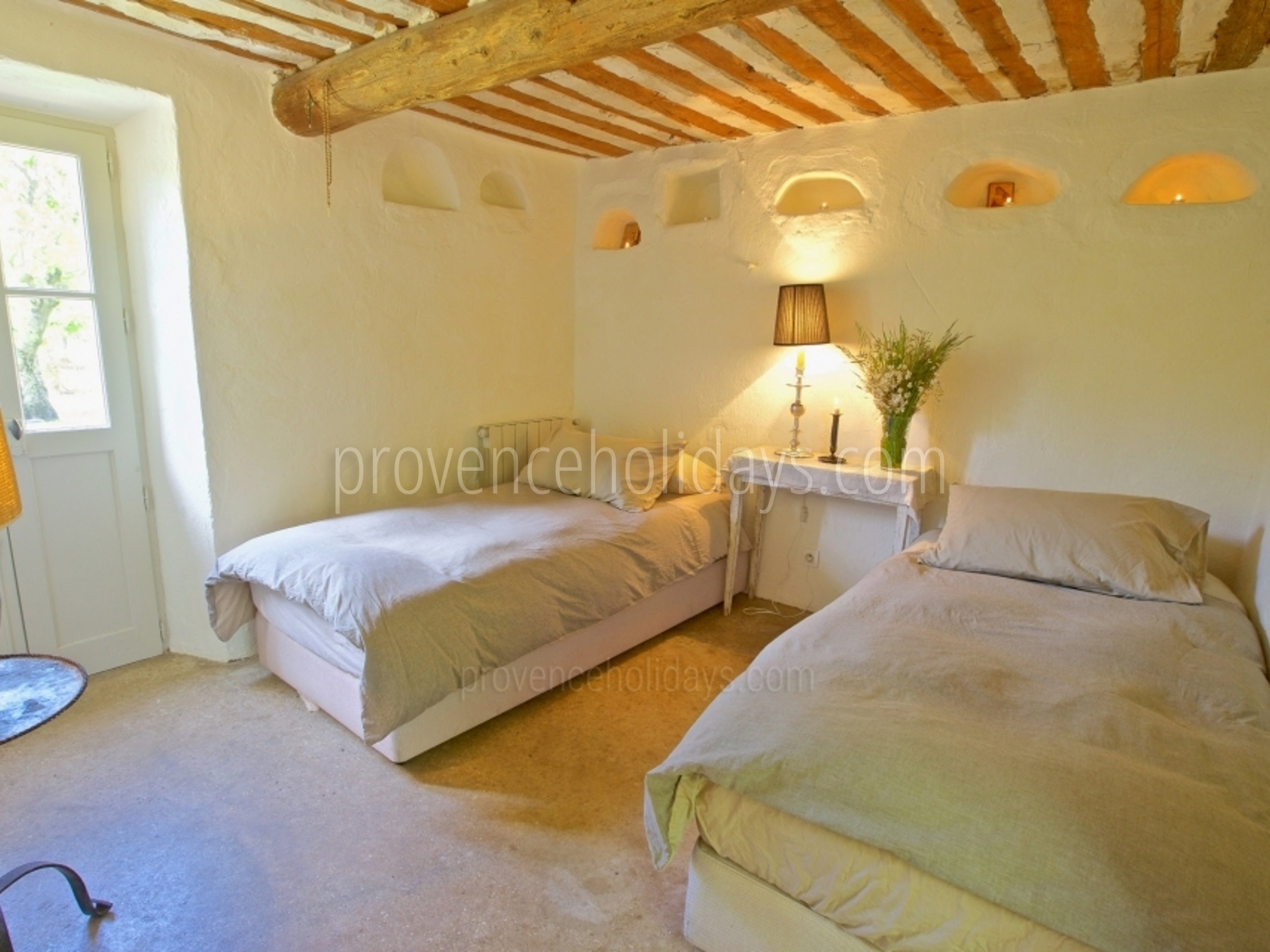 45 - Mas des Lavandes: Villa: Bedroom