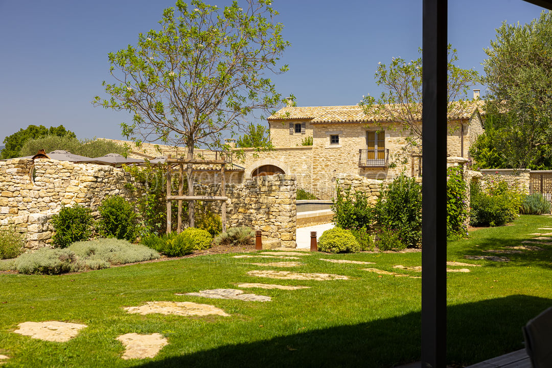 23 - Grand Mas d\'Oppède: Villa: Exterior