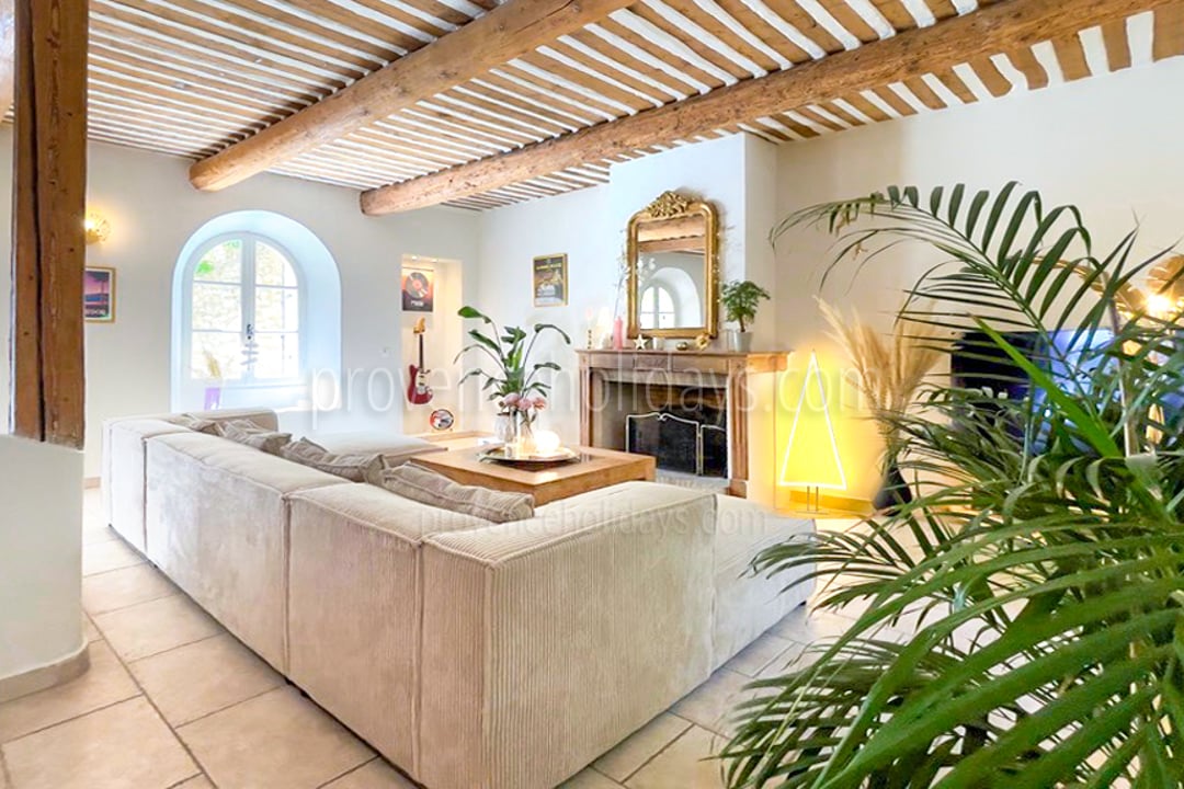 18 - Le Mas Chopin: Villa: Interior