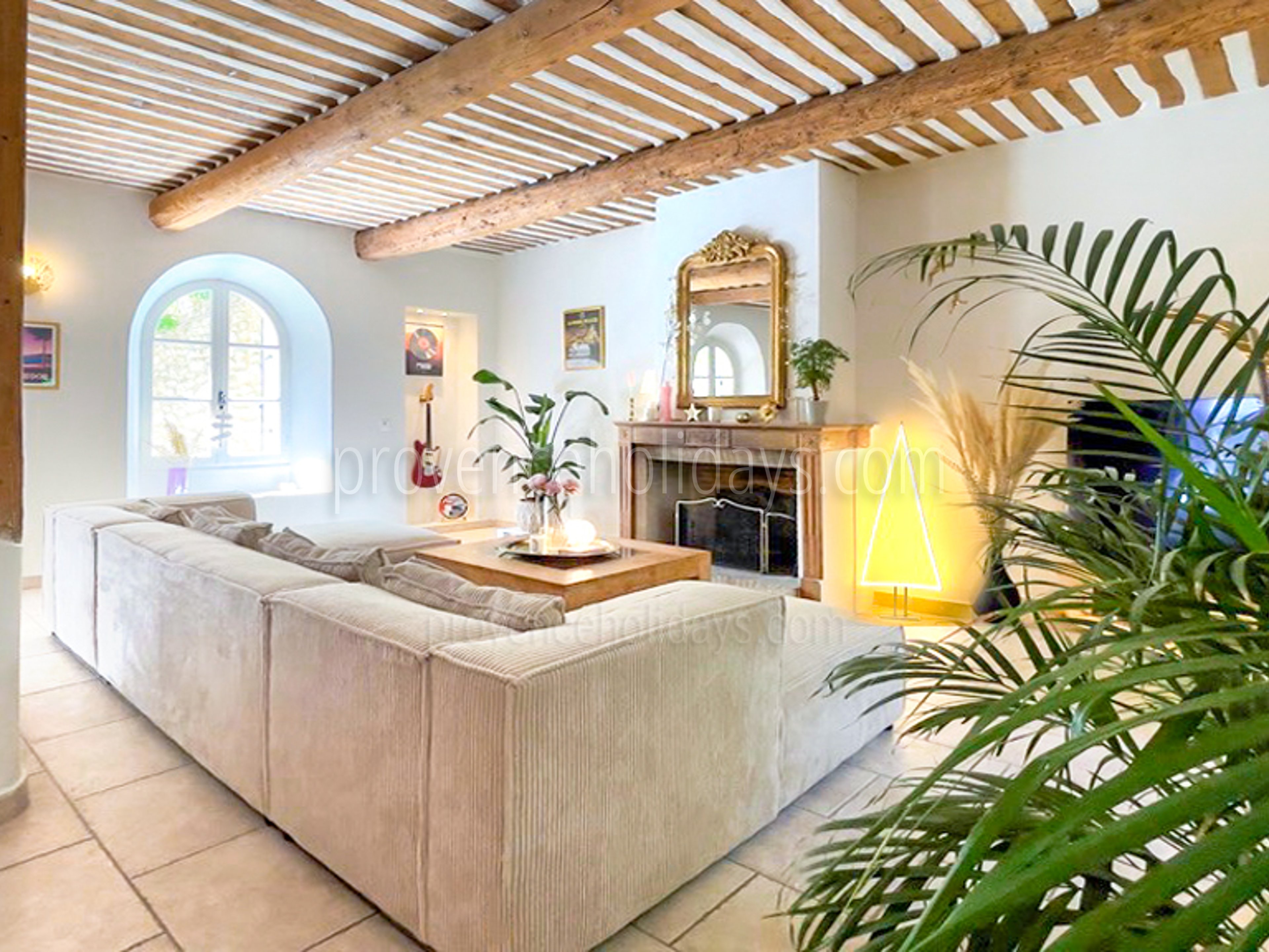 18 - Le Mas Chopin: Villa: Interior