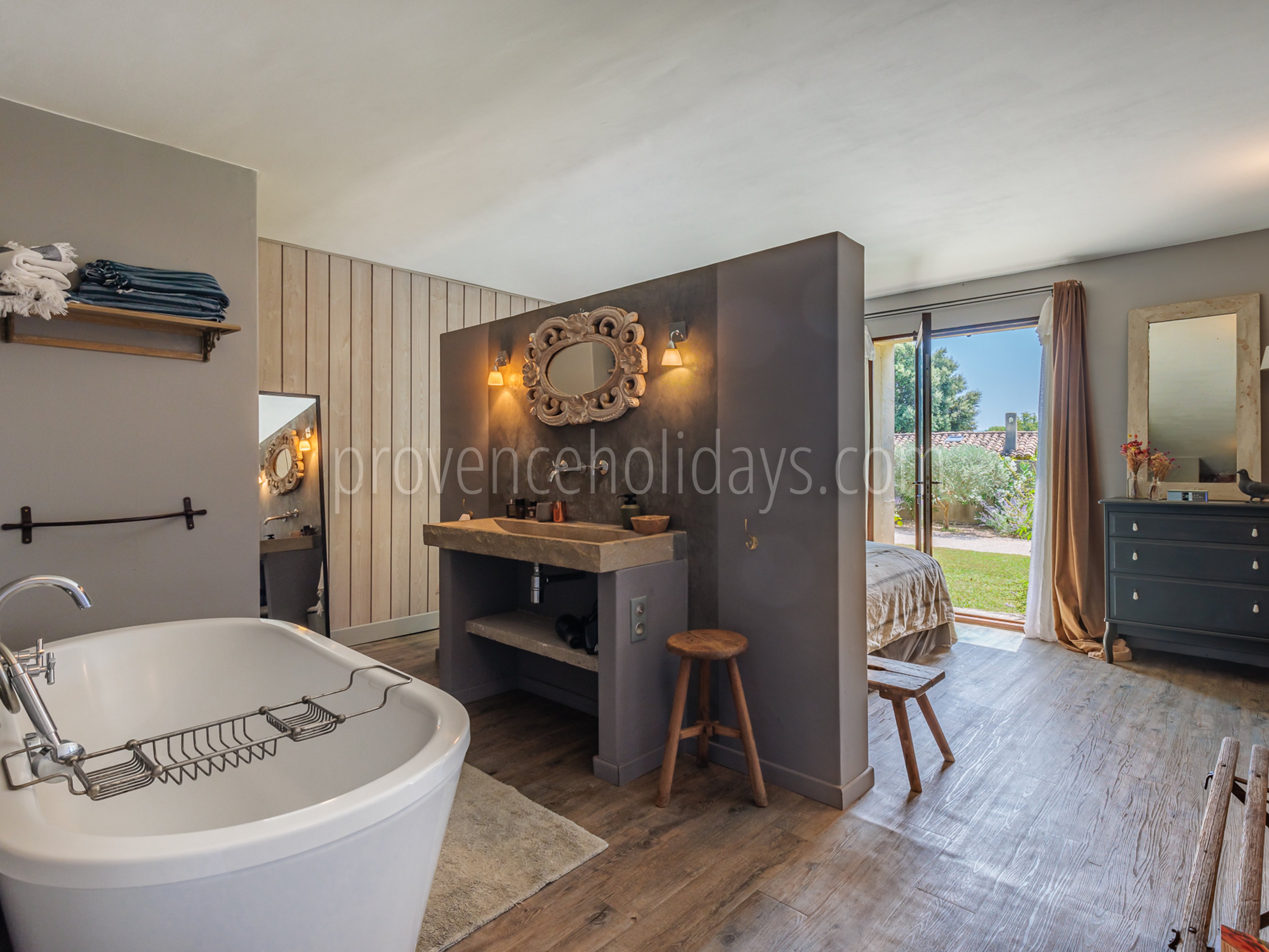 10 - La Maison du Chemin: Villa: Bathroom