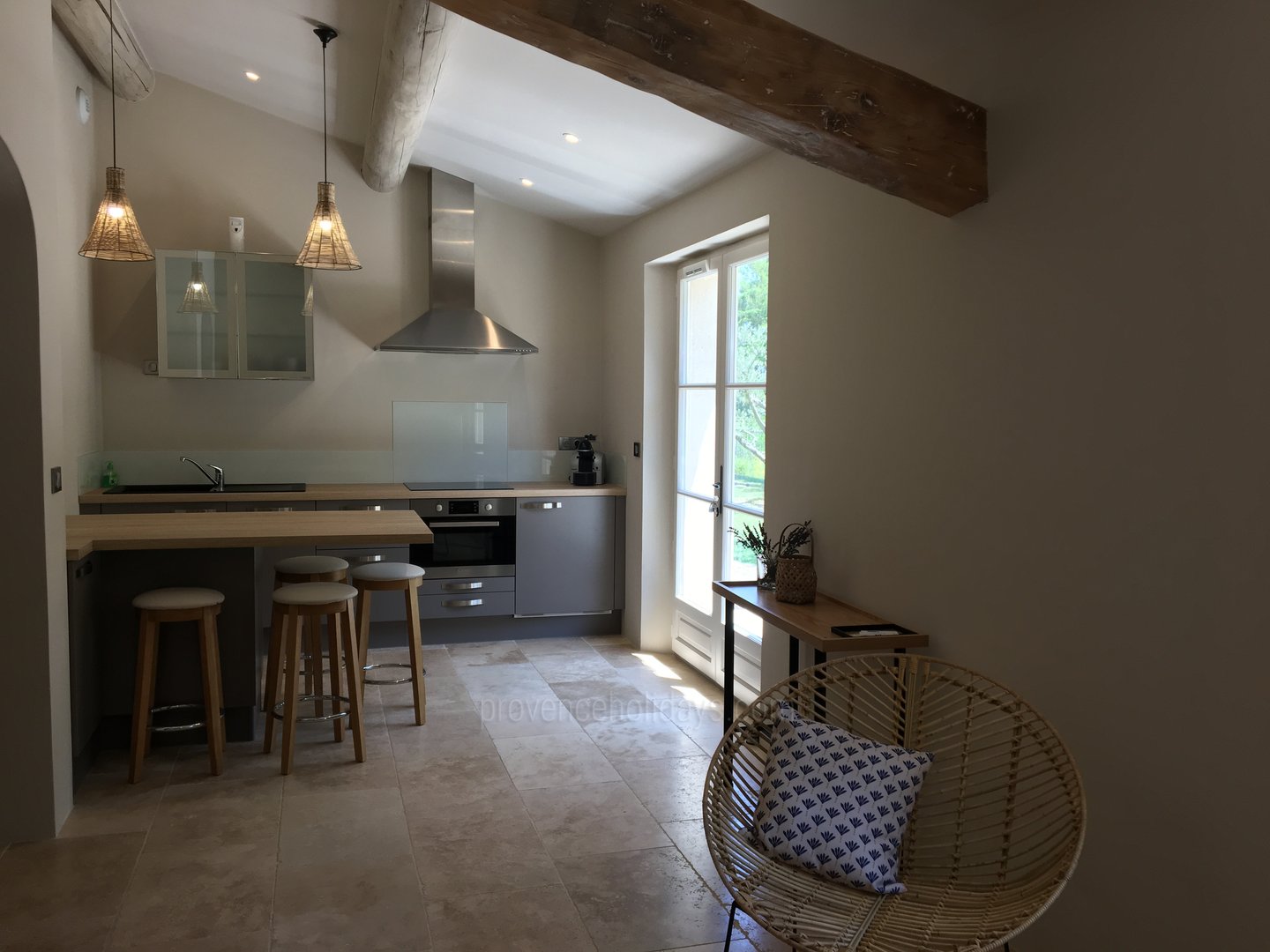 20 - Le Mas Provençal: Villa: Interior