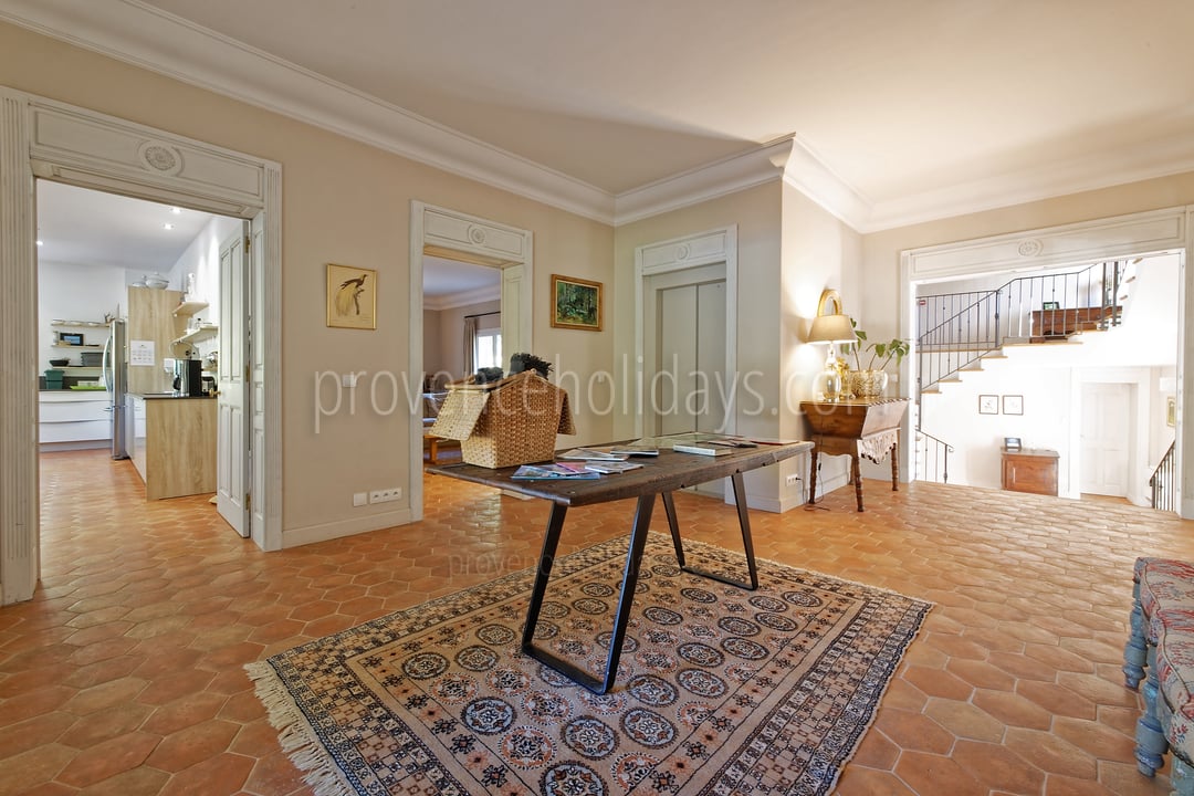 8 - Villa Garrigue: Villa: Interior