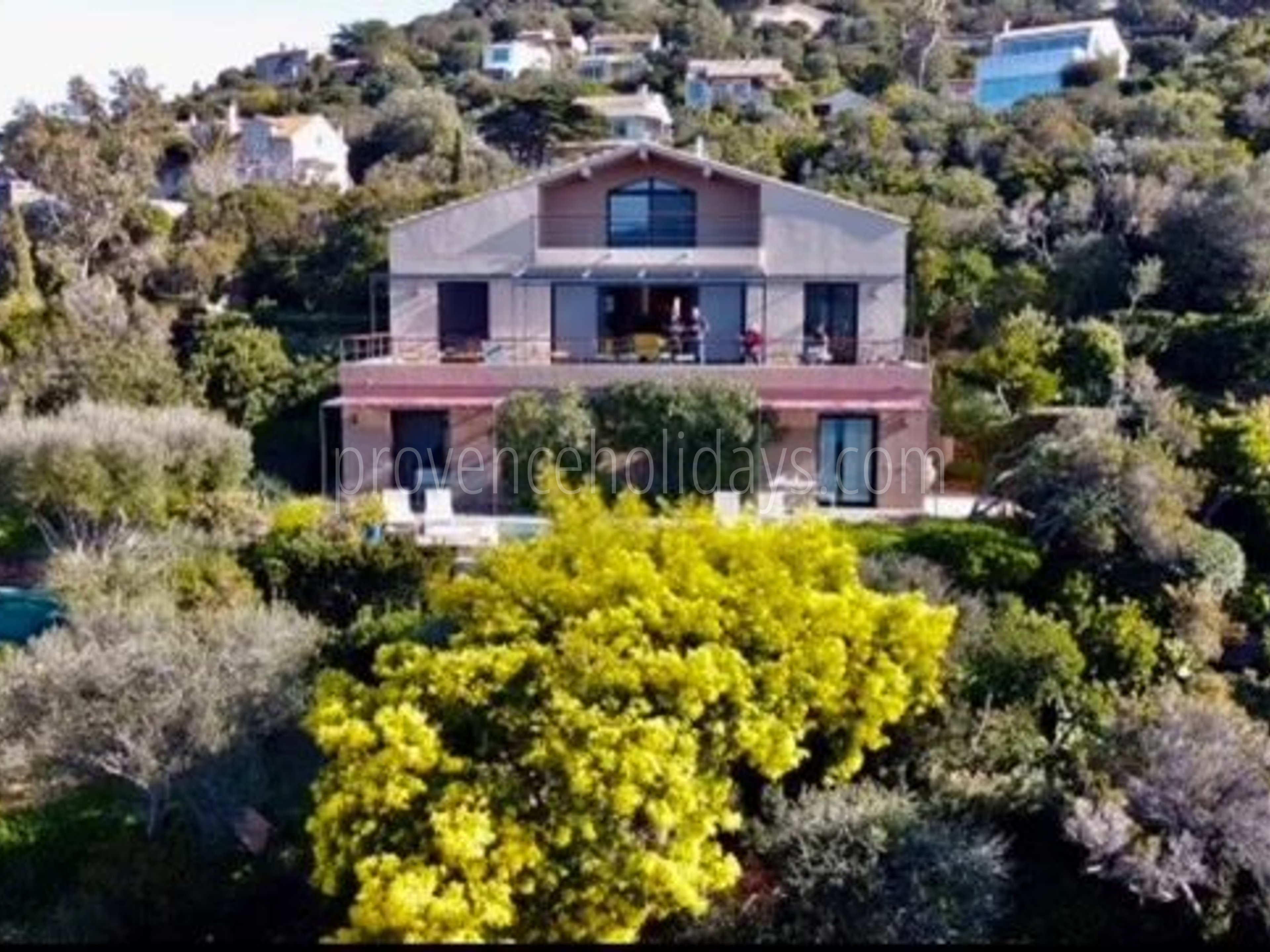5 - Intieme villa in Hyères: Villa: Exterior