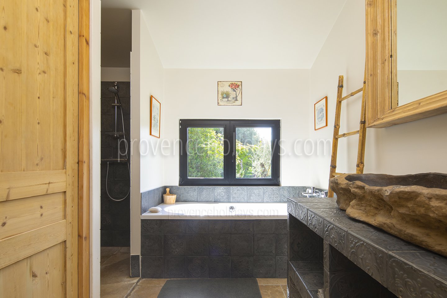 31 - La Villa Gauloise: Villa: Bathroom