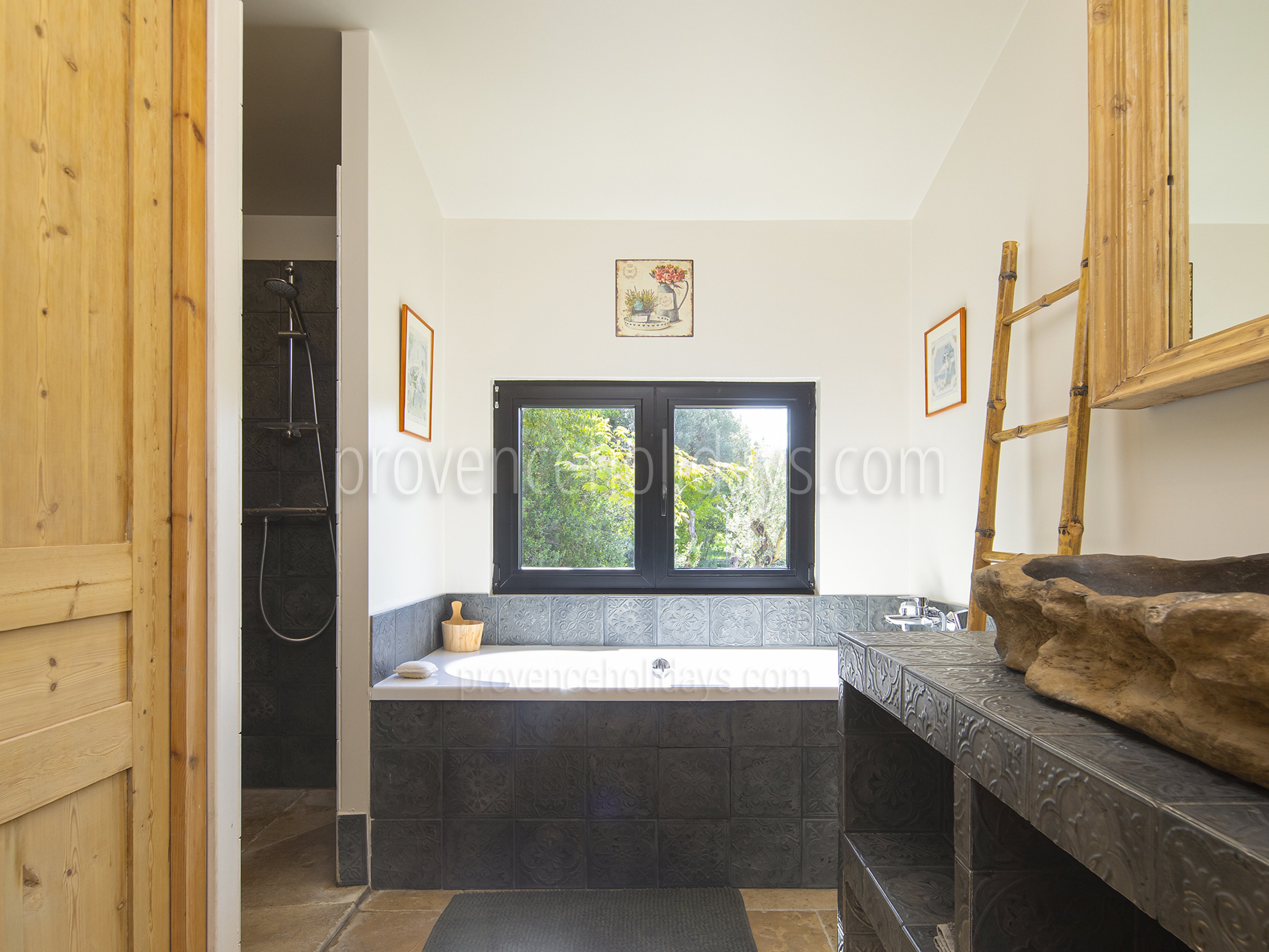29 - La Villa Gauloise: Villa: Bathroom