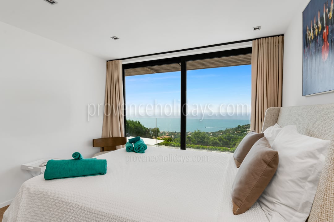 11 - Villa Iris: Villa: Bedroom