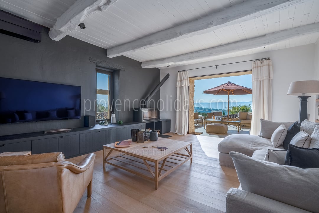 7 - L\'Amandière: Villa: Interior