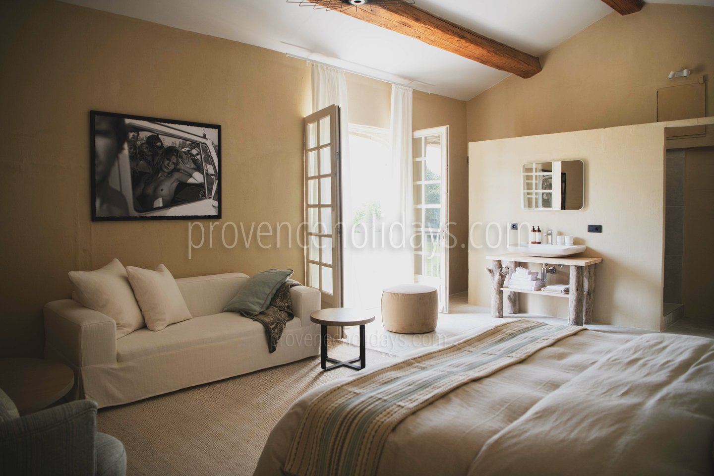24 - Mas d\'Images: Villa: Bedroom