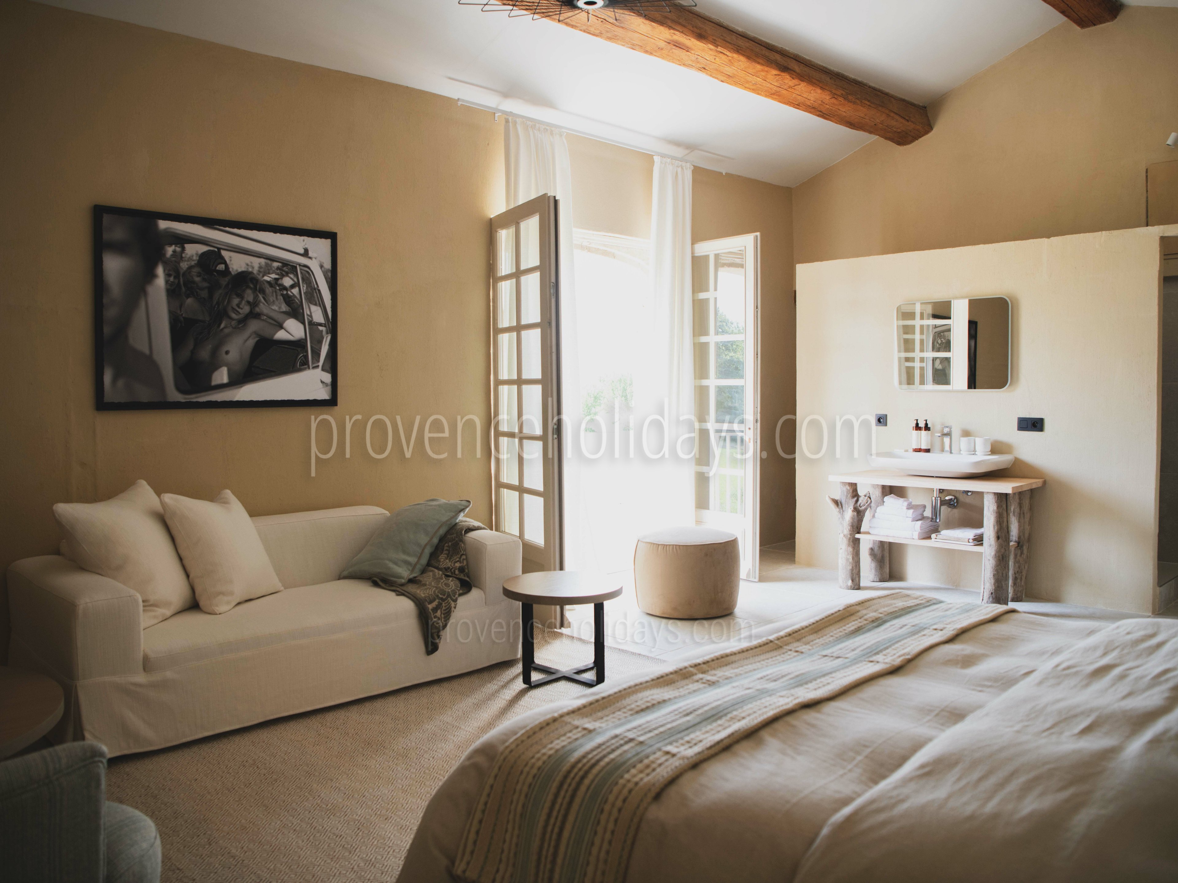 24 - Mas d\'Images: Villa: Bedroom